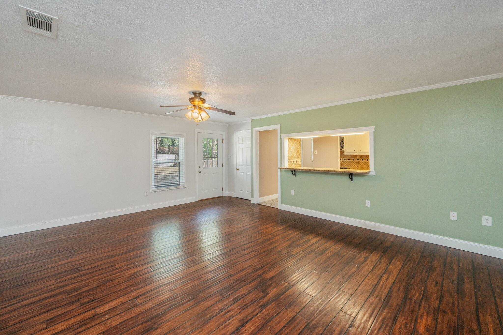 VALPARAISO SHORES - Residential Lease