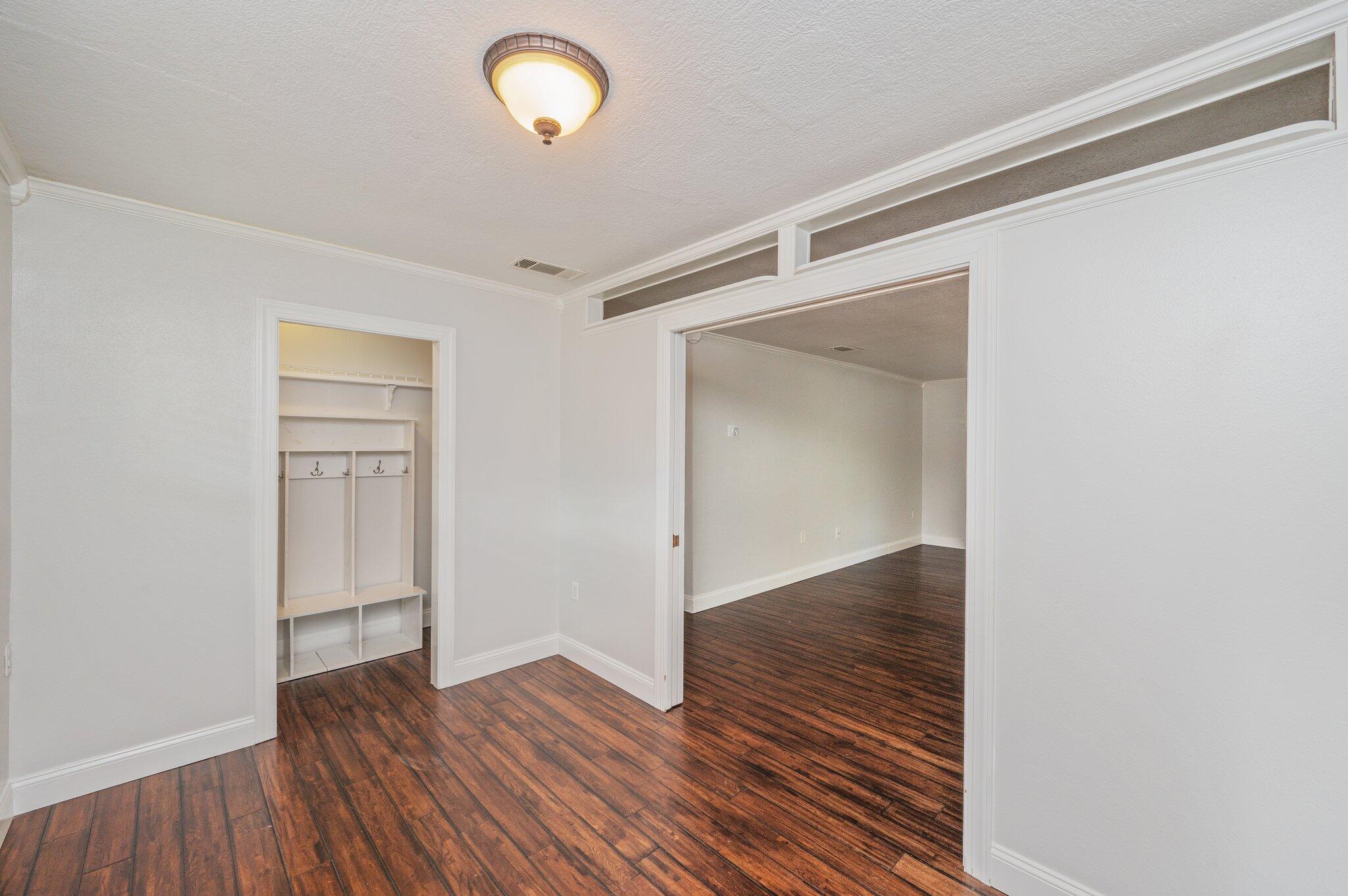 VALPARAISO SHORES - Residential Lease