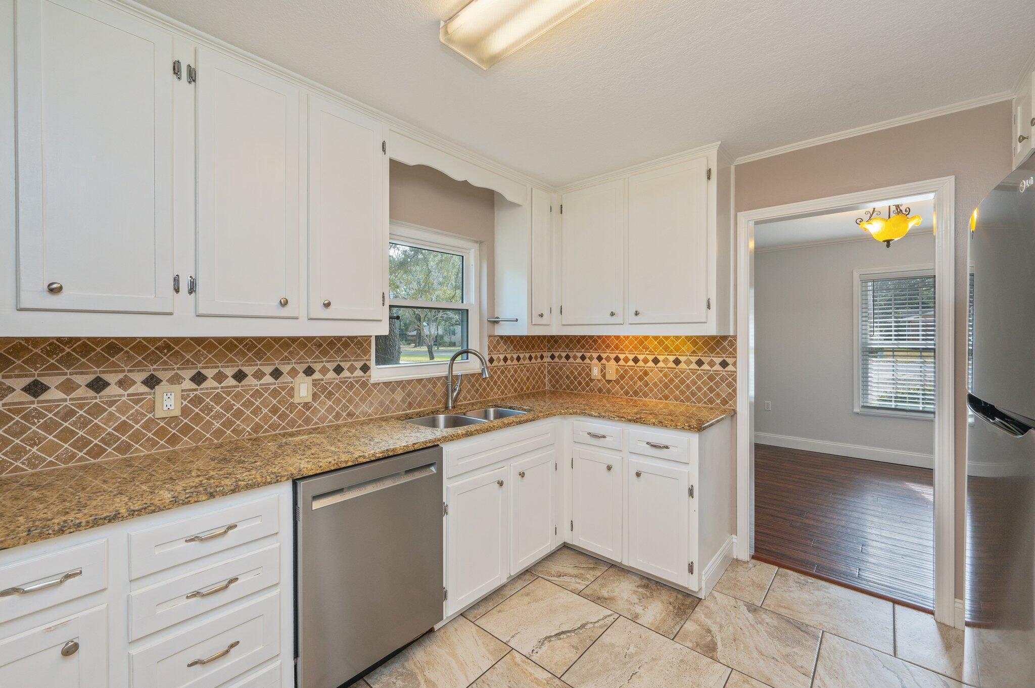 VALPARAISO SHORES - Residential Lease