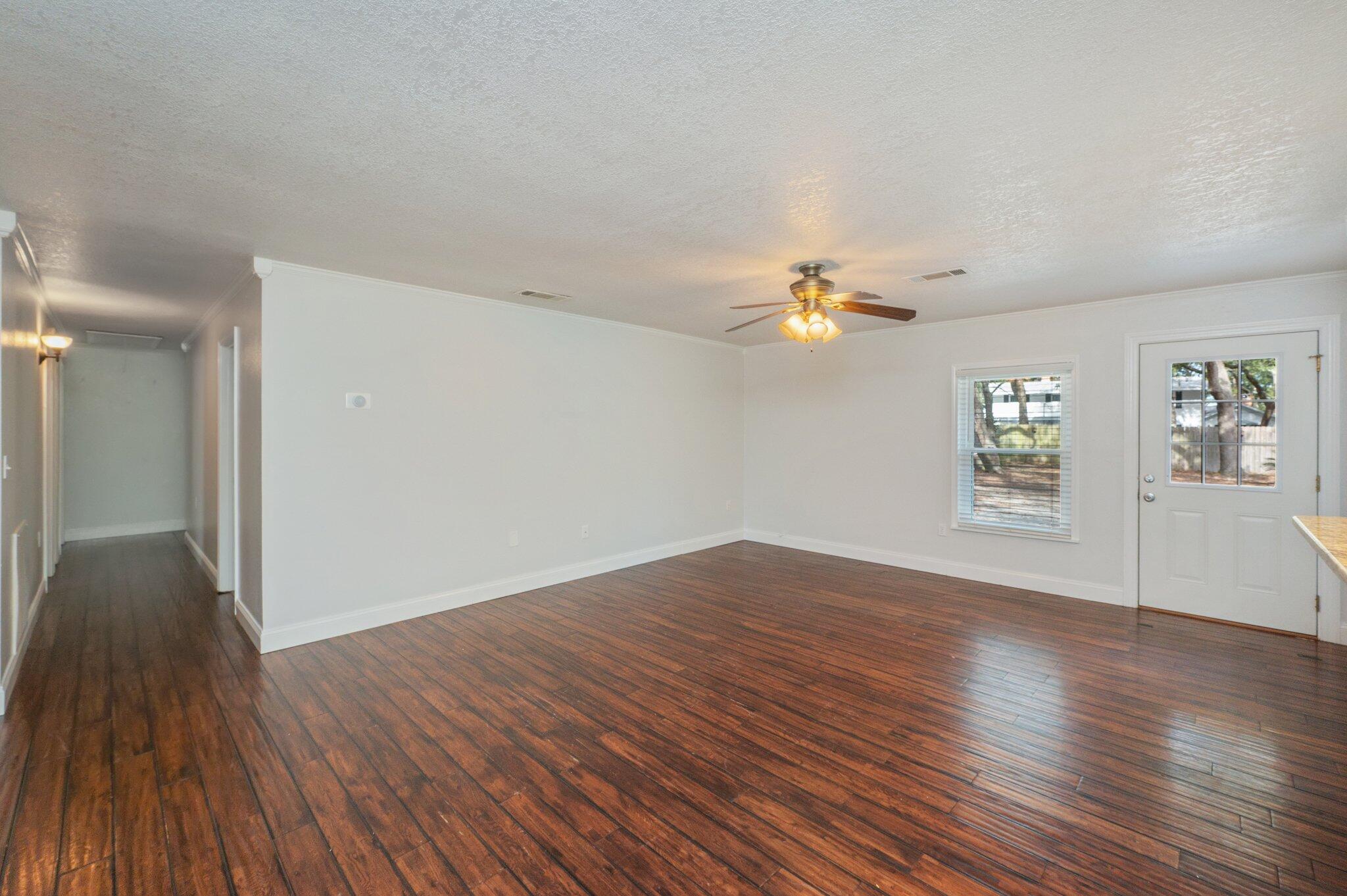 VALPARAISO SHORES - Residential Lease