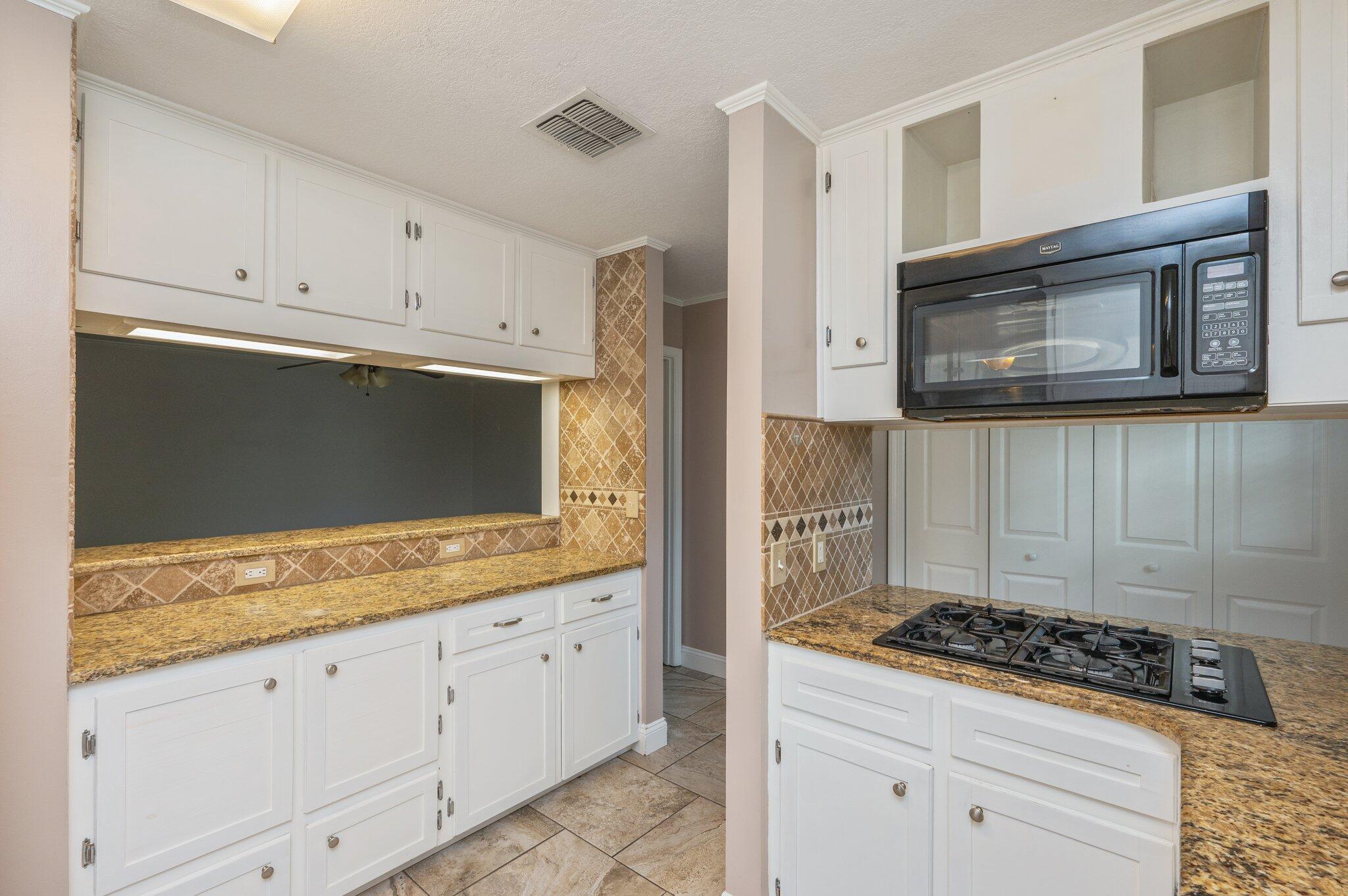 VALPARAISO SHORES - Residential Lease