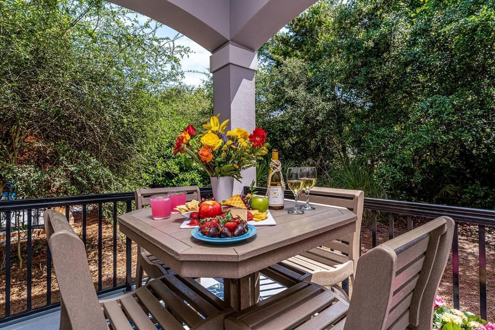 MIRAMAR BEACH VILLAS - Residential