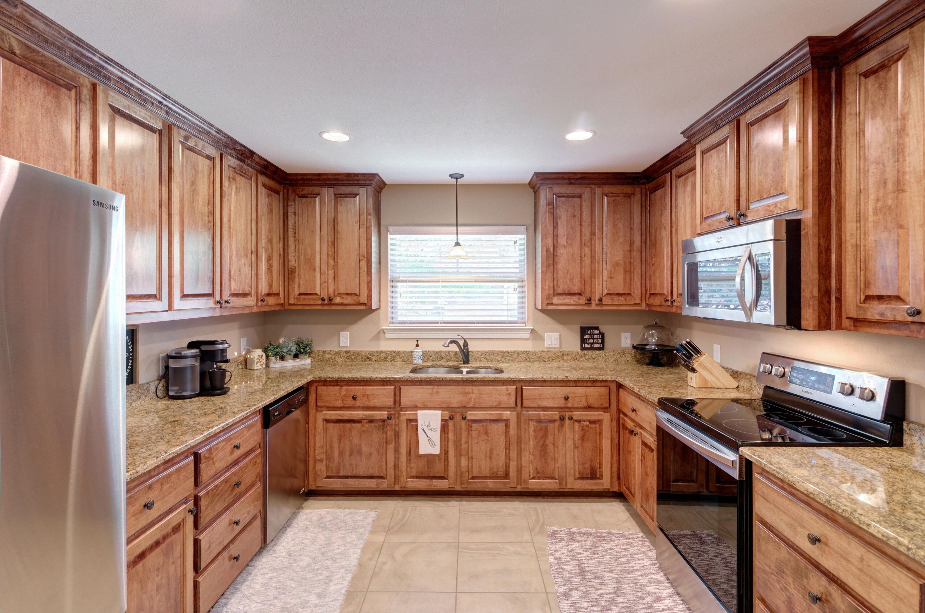 HOLLEY BY THE SEA - Residential