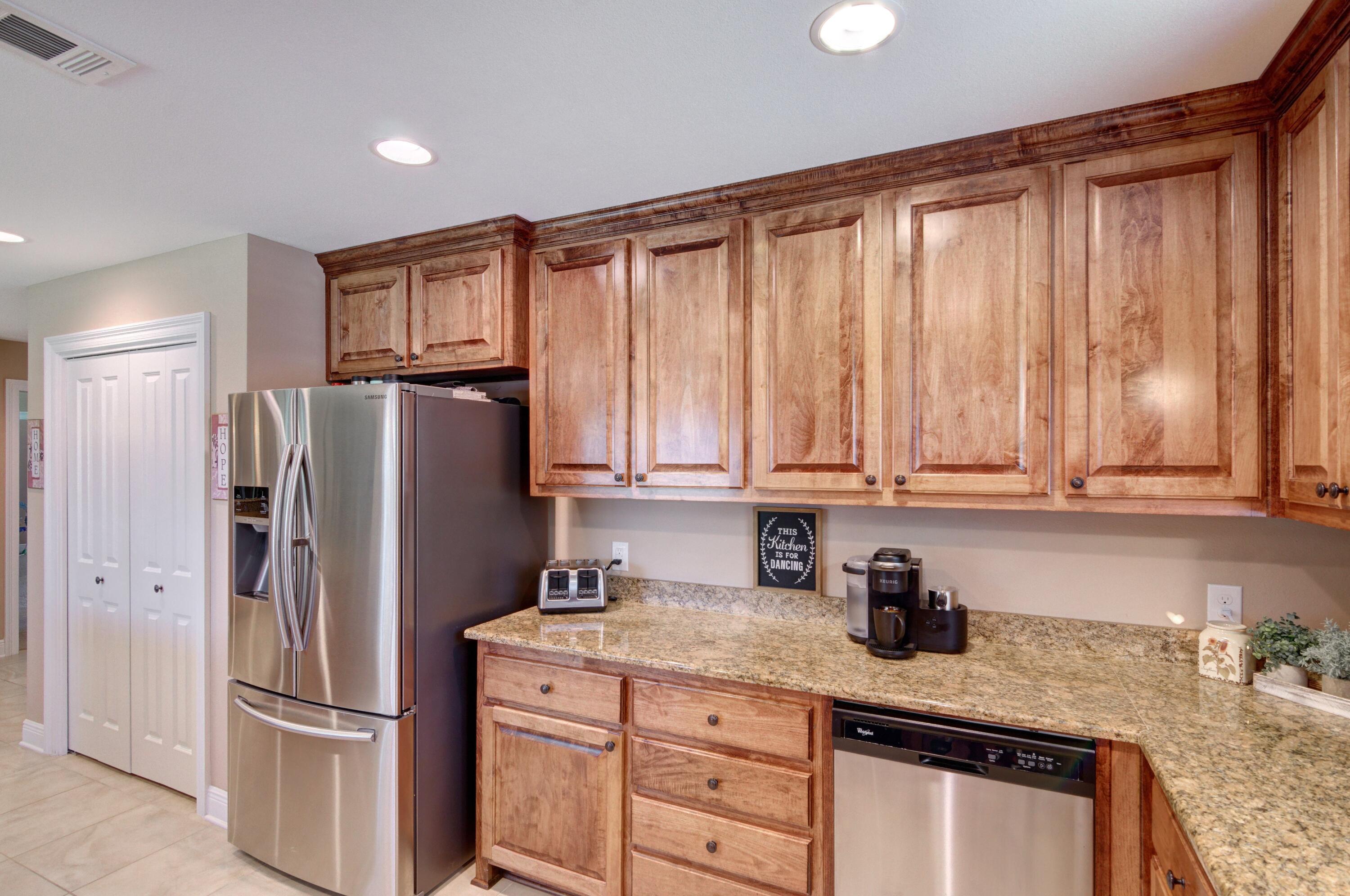 HOLLEY BY THE SEA - Residential