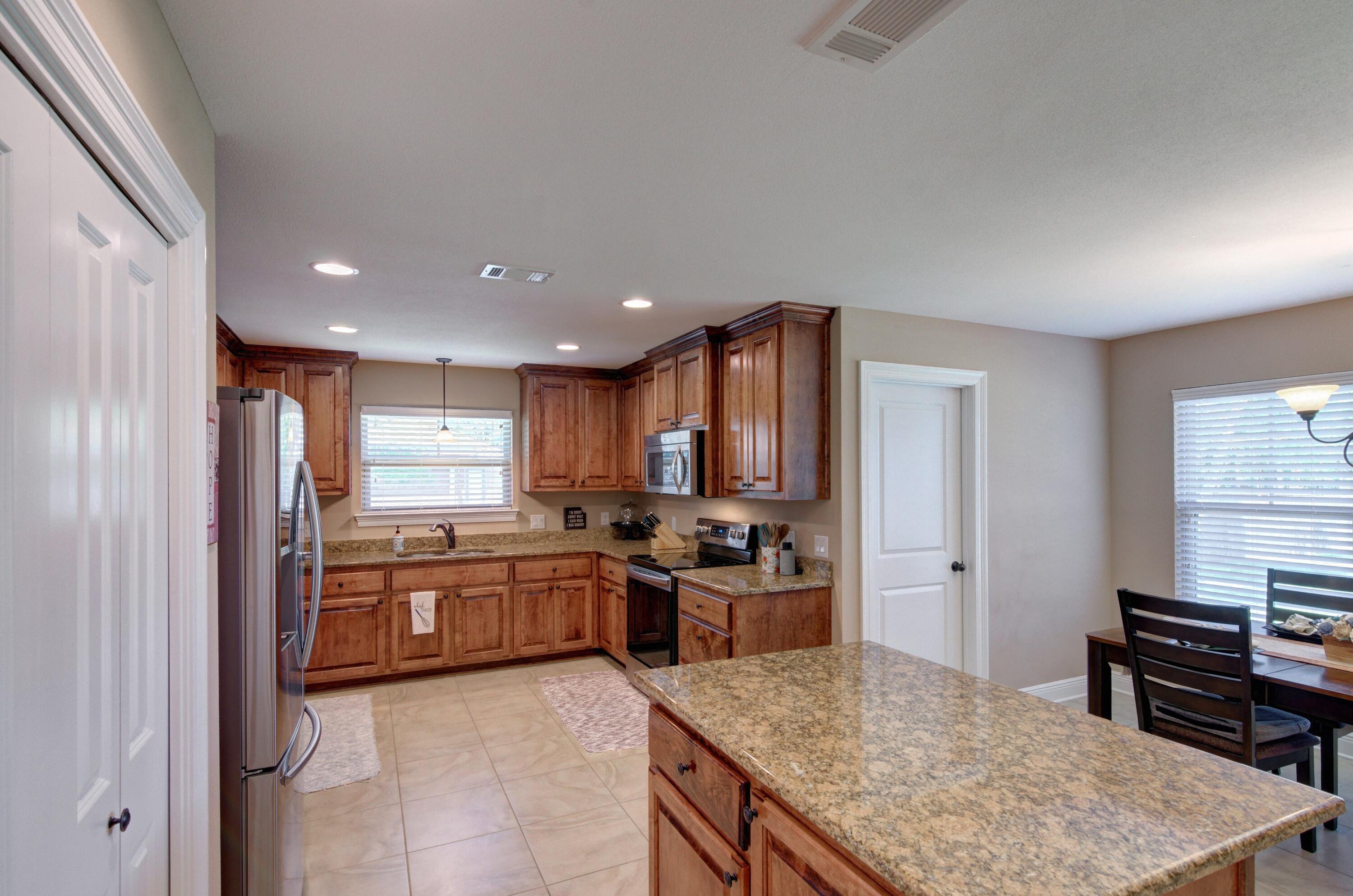 HOLLEY BY THE SEA - Residential