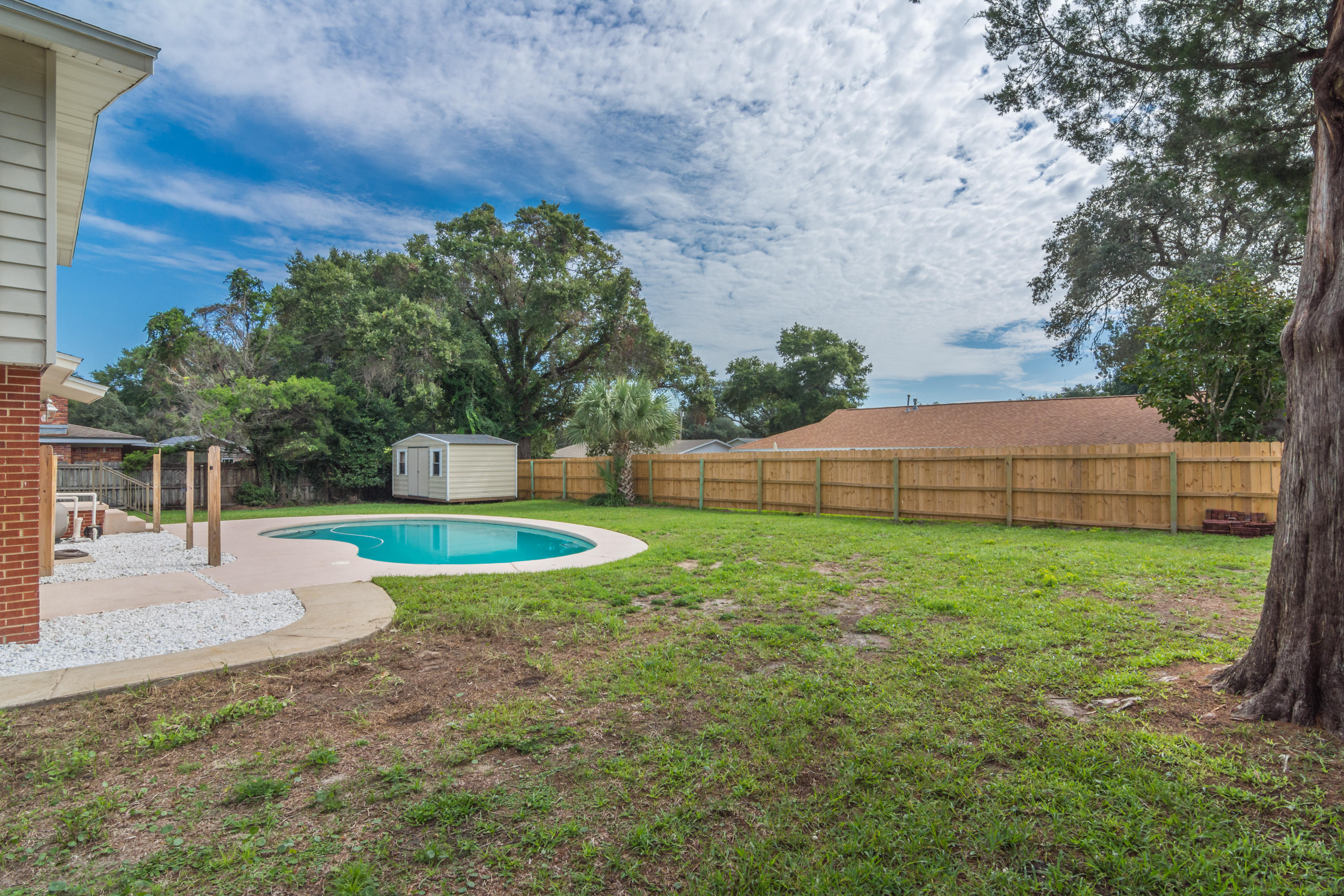 BAYOU WOODS 1ST ADDN - Residential