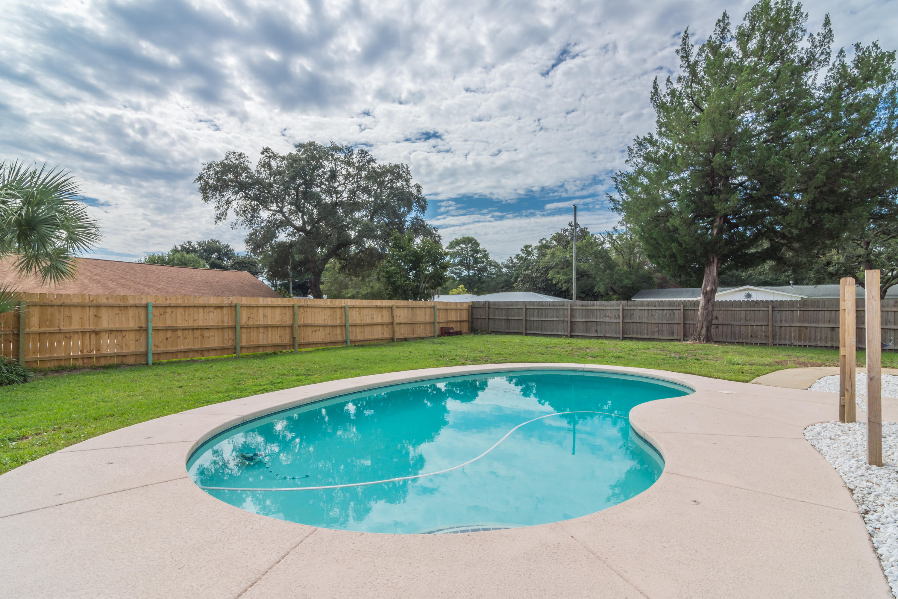 BAYOU WOODS 1ST ADDN - Residential