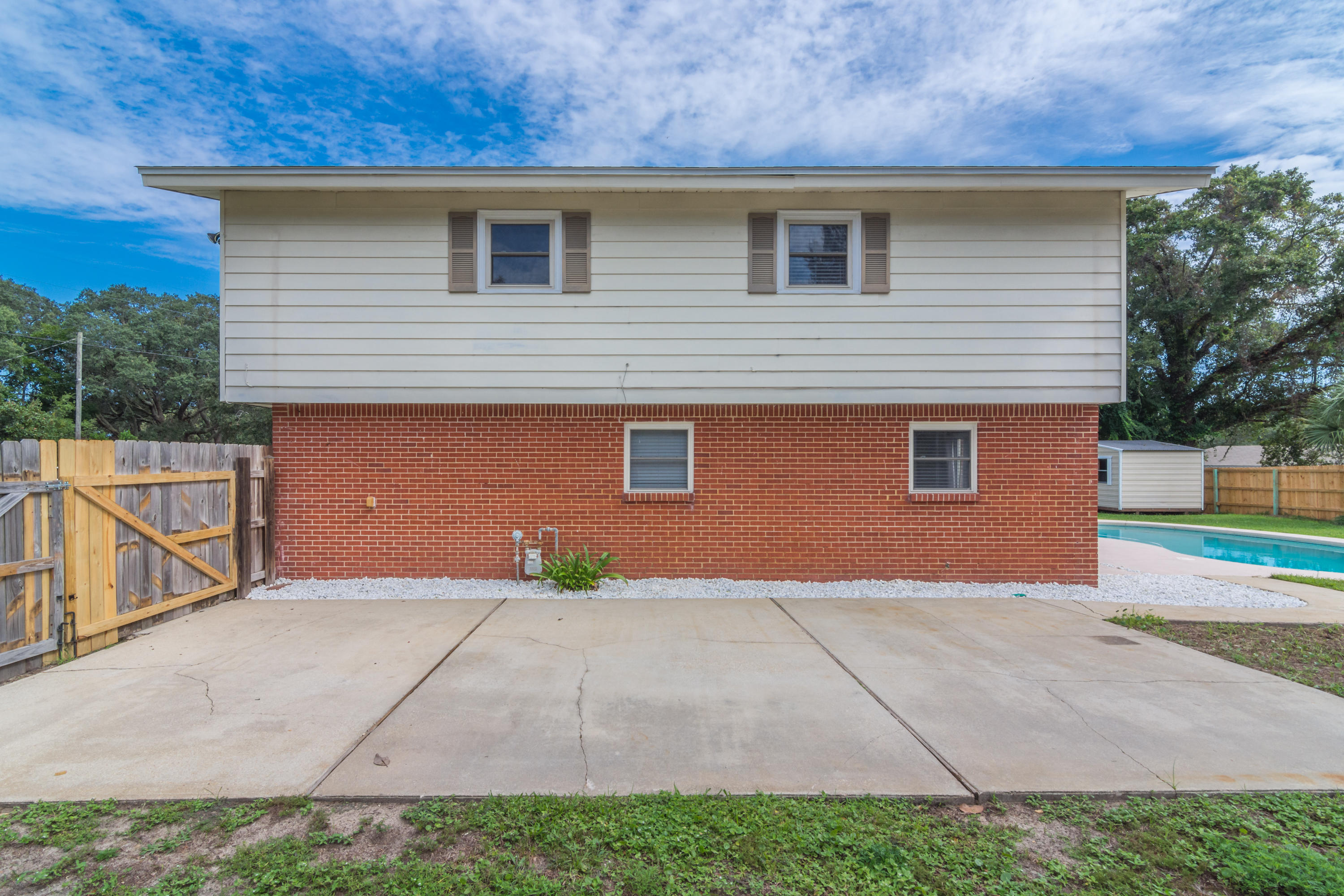 BAYOU WOODS 1ST ADDN - Residential