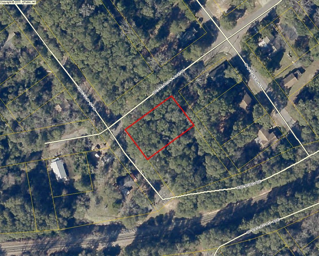 LOTS 1, 2 & 3 CORNER OF WOODRUFF & LINCOLN. SHOW AT WILL!!! AS IS SALE- AS IS CONTRACT... NO REPAIRS. NOTE: SELLER HIGHLY MOTIVATED!!! LOCATED NEAR DOWNTOWN. LOT SIZE IS APPROXIMATE AND NOT EXACT. BUYERS ARE EXPECTED TO VERIFY ANY AND ALL SPECIFIC IMFORMATION PRIOR TO SIGNING ANY CONTRACT. INFORMATION WAS TAKEN FROM TAX RECORDS. THERE IS NO SELLER'S DISCLOSURE AS CURRENT OWNER HAS NO KNOWLEDGE OF CONDITIONBRING ALL OFFERS!!!