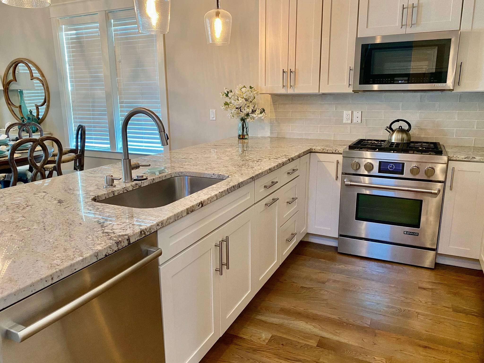 LAKESIDE AT BLUE MOUNTAIN BEACH - Residential