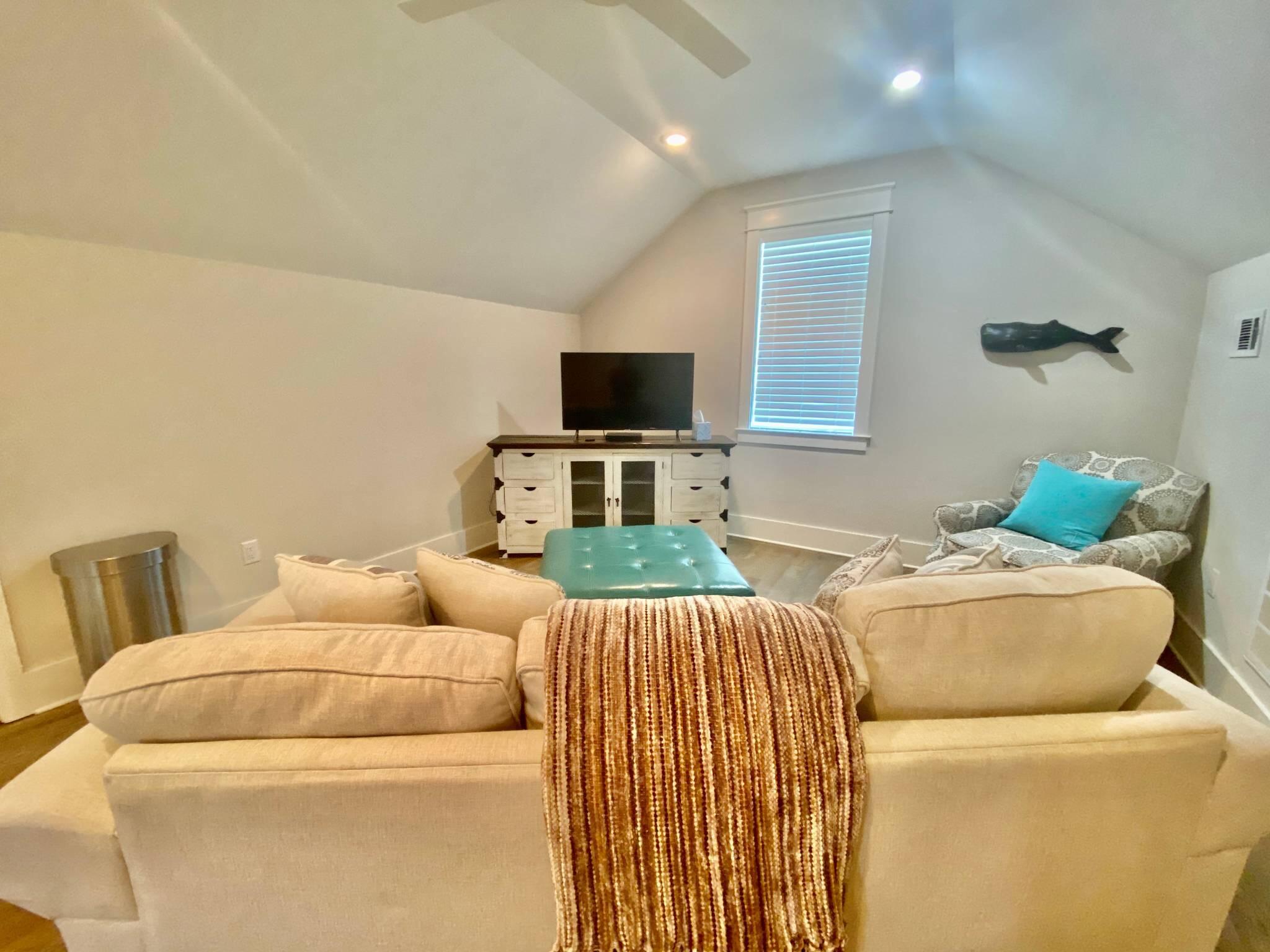 LAKESIDE AT BLUE MOUNTAIN BEACH - Residential