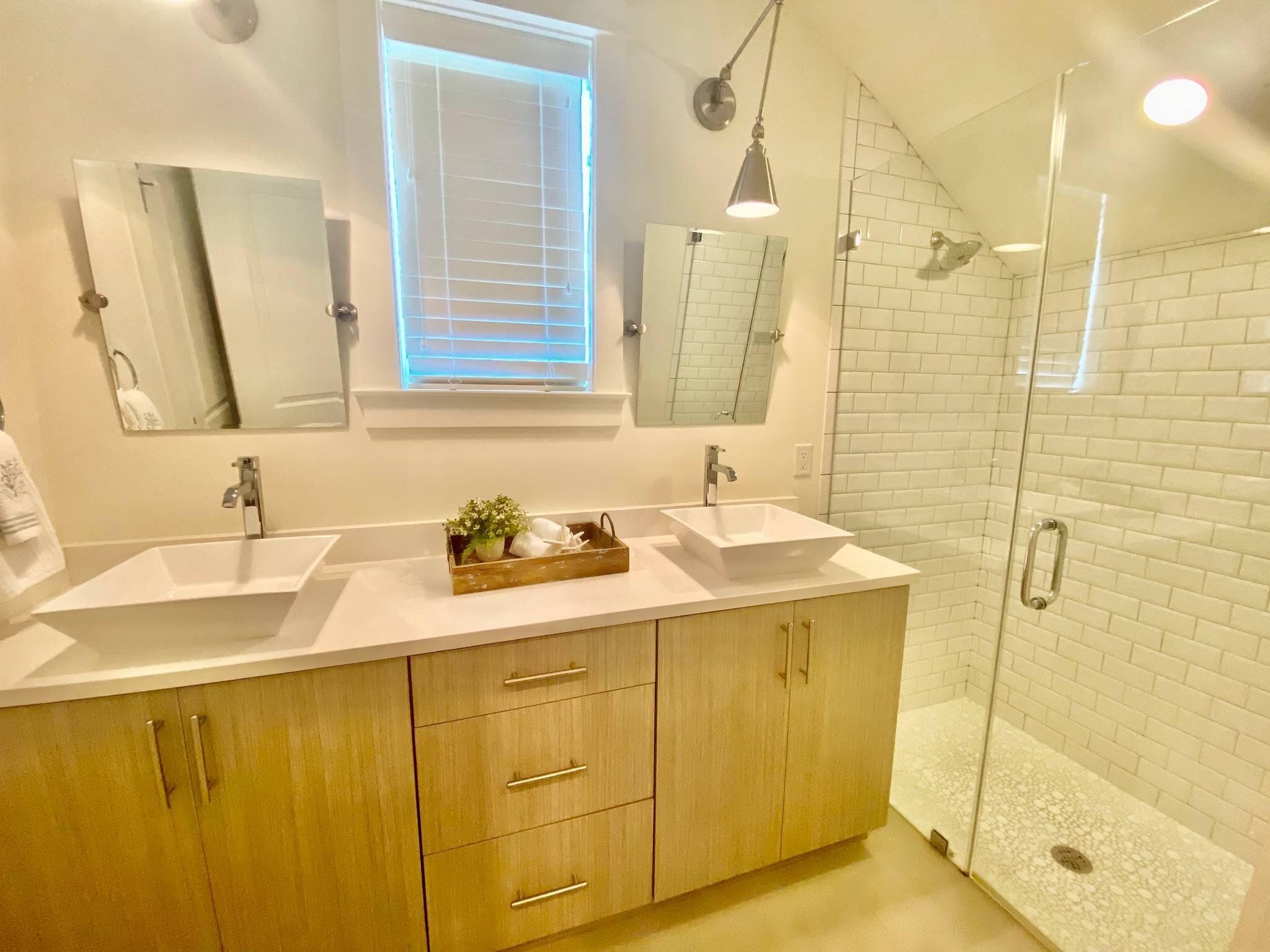 LAKESIDE AT BLUE MOUNTAIN BEACH - Residential