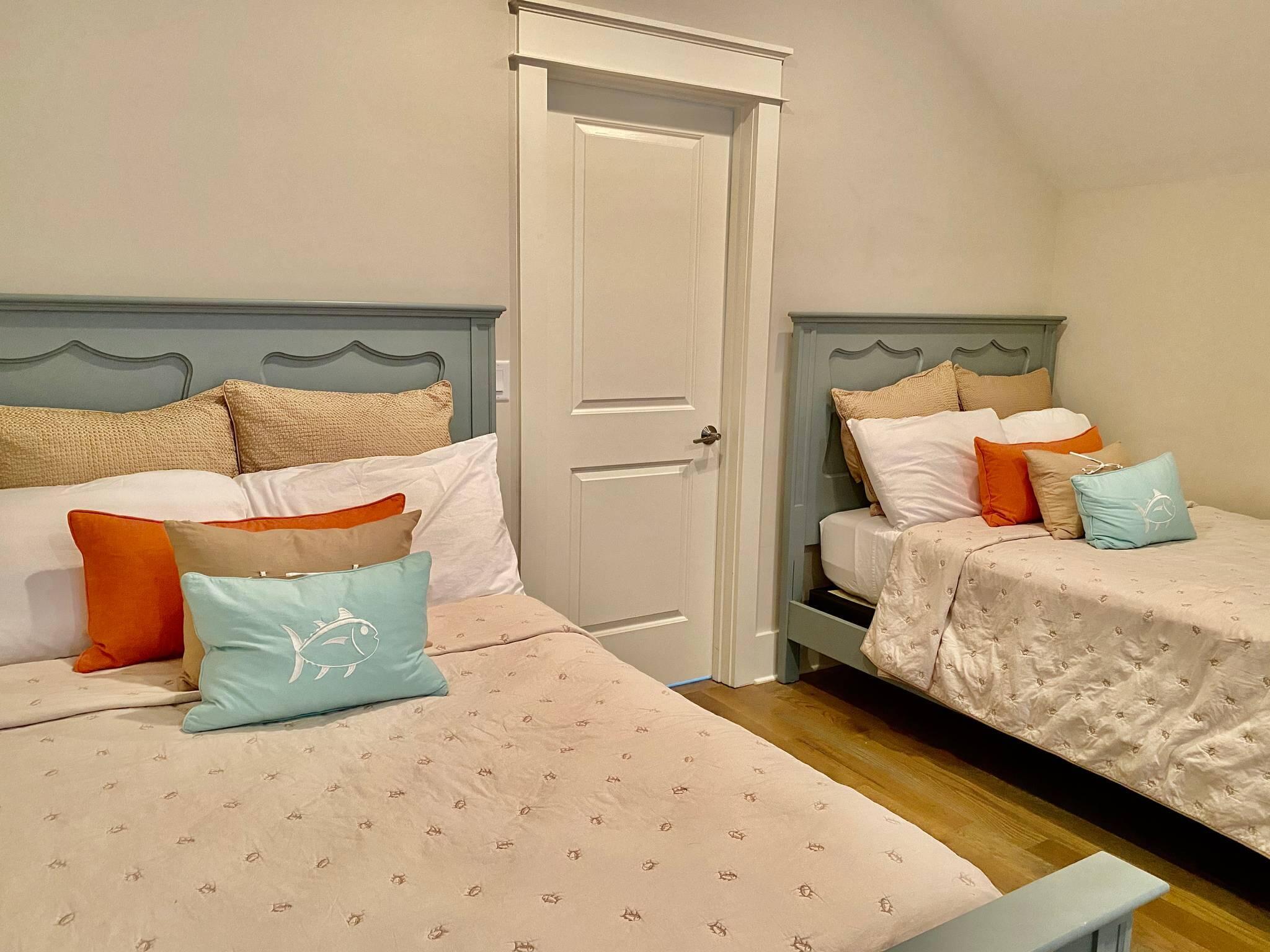 LAKESIDE AT BLUE MOUNTAIN BEACH - Residential