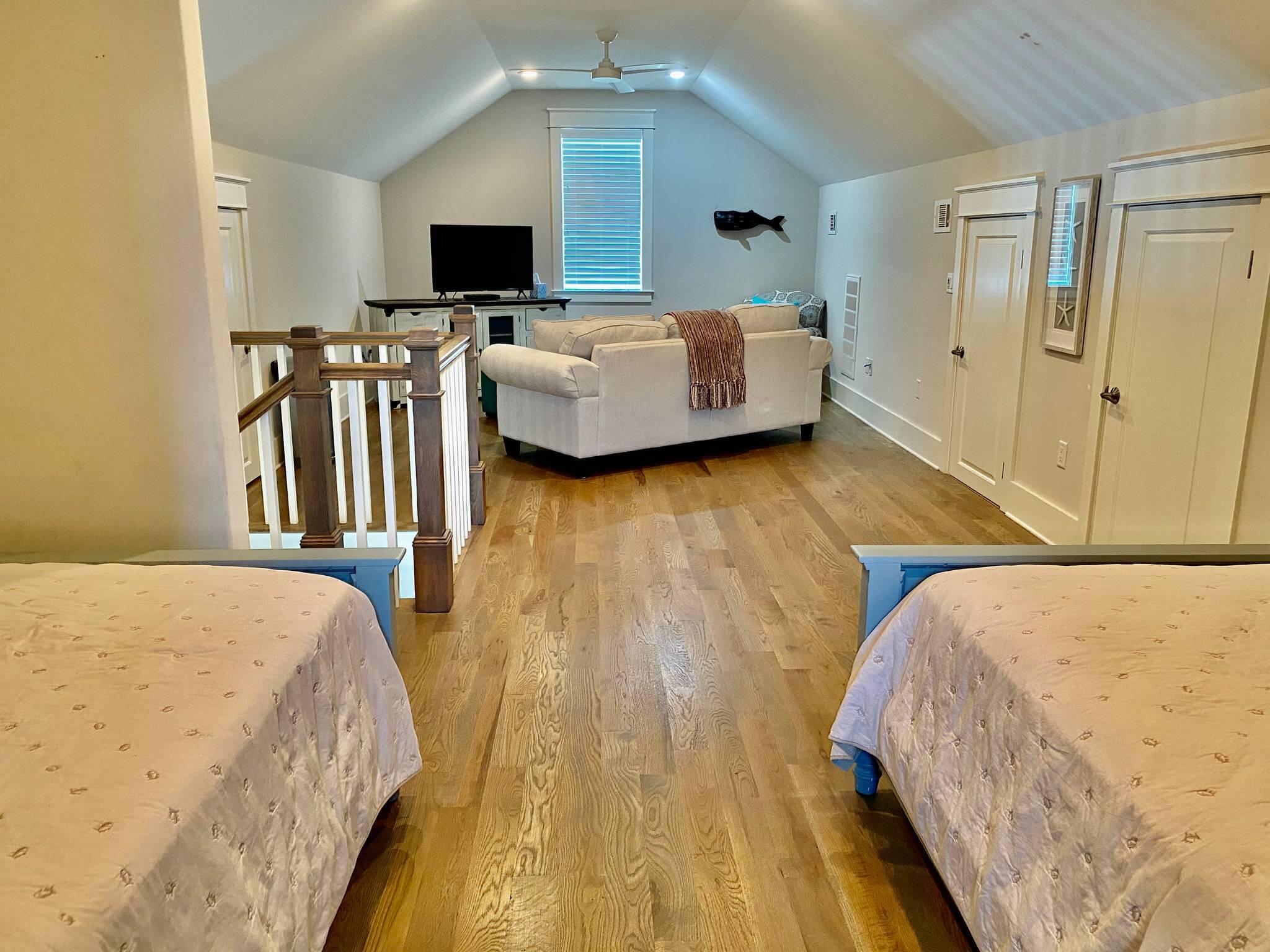 LAKESIDE AT BLUE MOUNTAIN BEACH - Residential