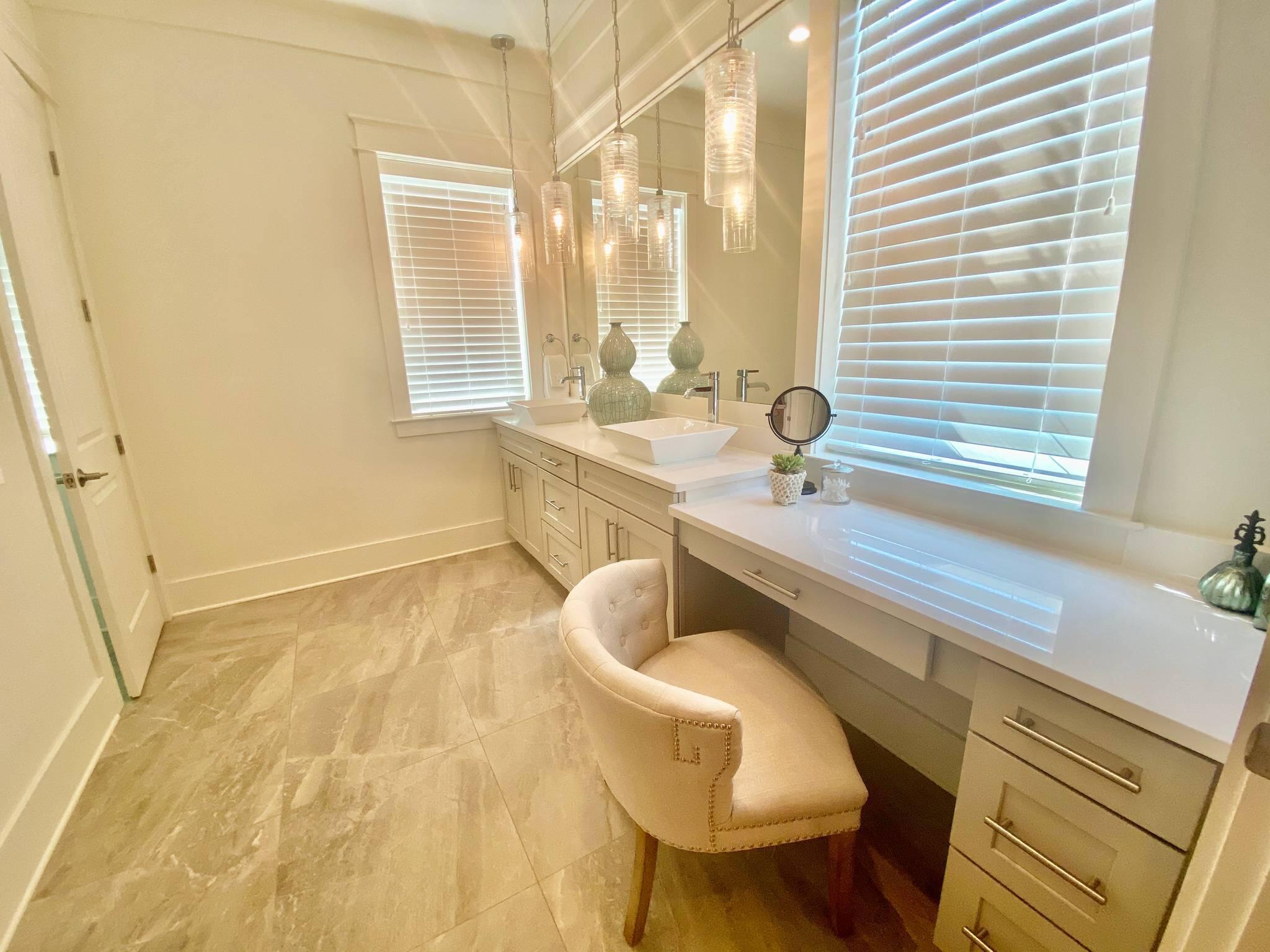 LAKESIDE AT BLUE MOUNTAIN BEACH - Residential