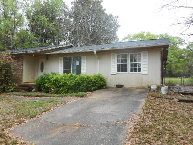 This property is to be placed in an upcoming event. All bids should be submitted at www.homesearch.com (void where prohibited). Submit any offers received pre-event (or post-event) to sales@homesearch.com. All pre-event or post-event offers will be reviewed and responded to within 3 business days. All properties are subject to a 5% buyer's premium pursuant to the Event Agreement and Terms & Conditions (minimums will apply). Please contact listing agent for details and commission paid on this property