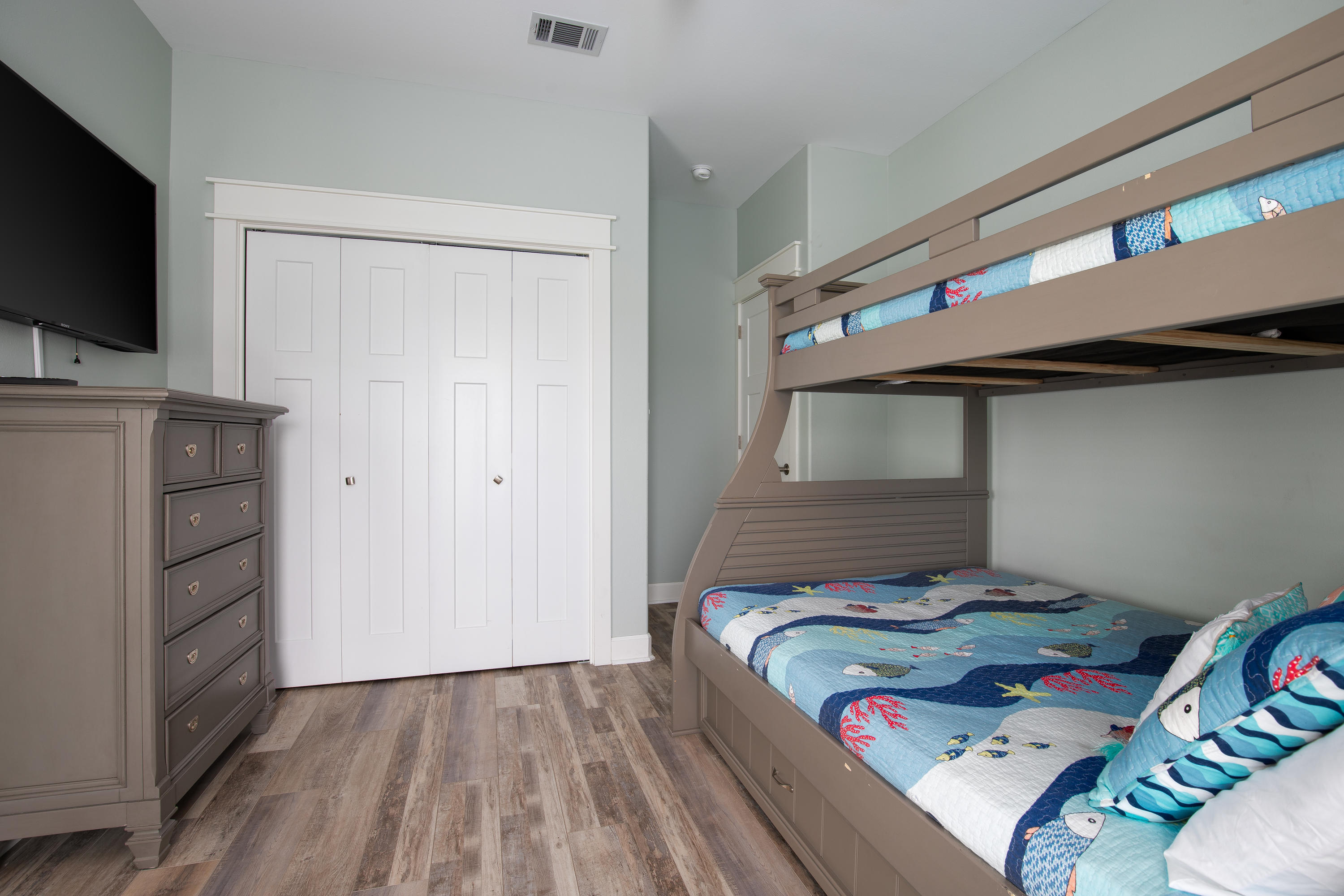 EMERALD WATERS - Residential