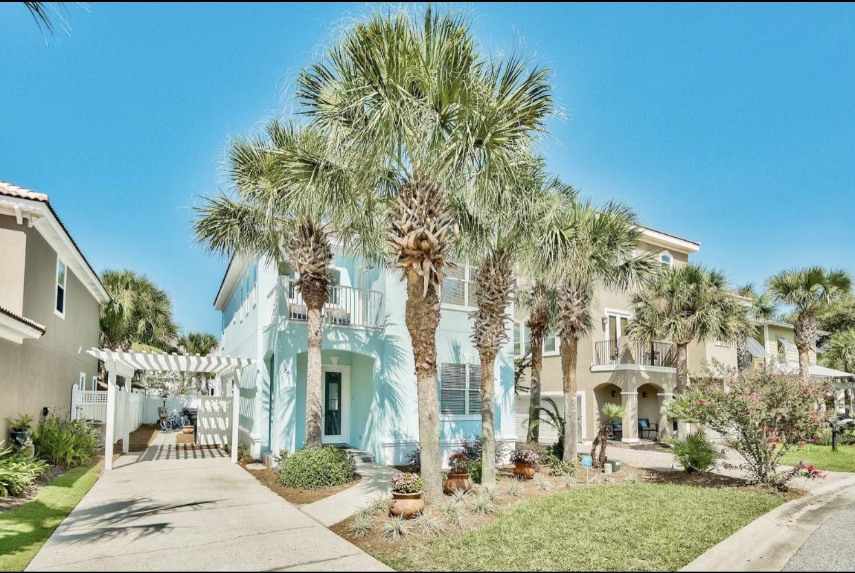 EMERALD WATERS - Residential