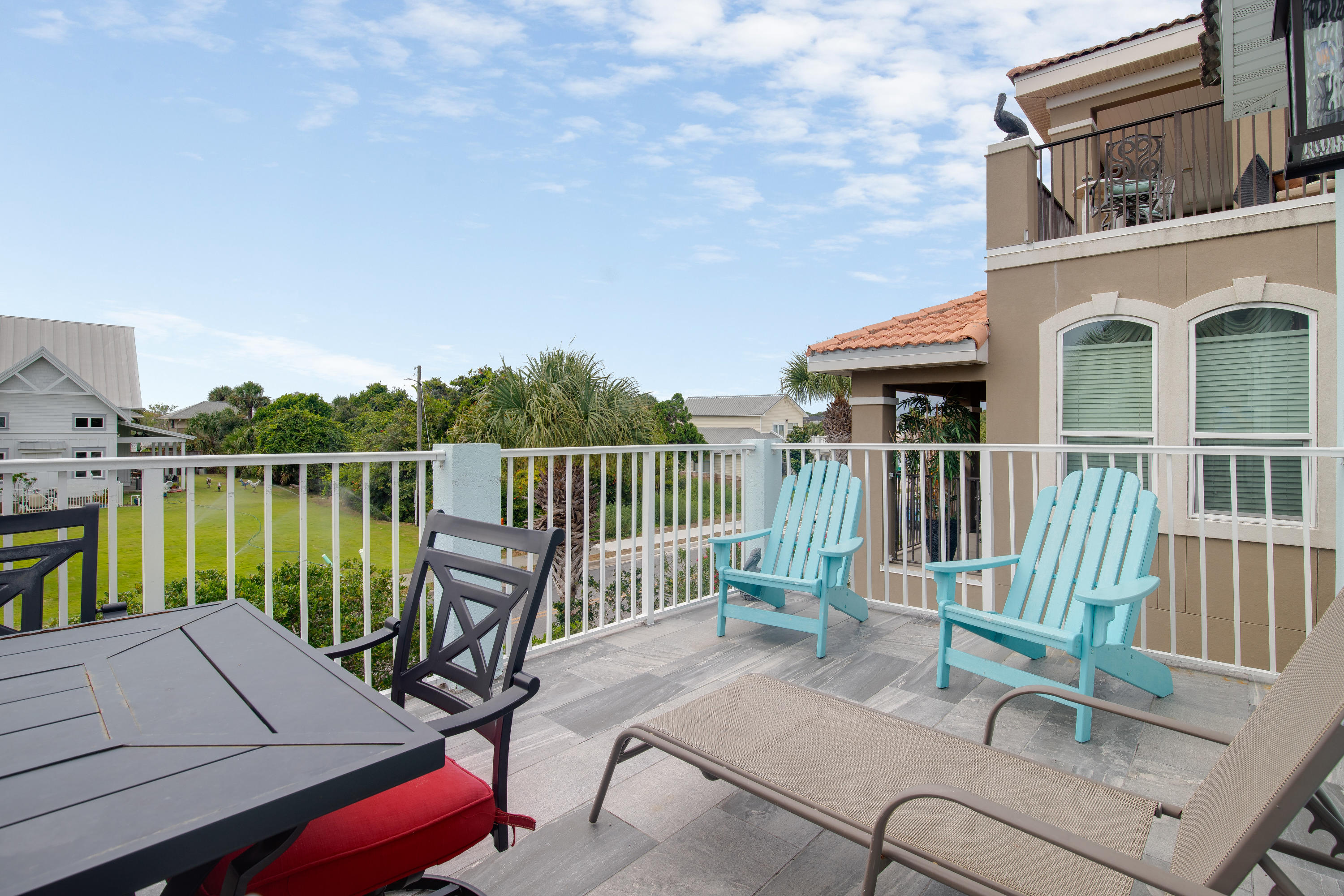 EMERALD WATERS - Residential