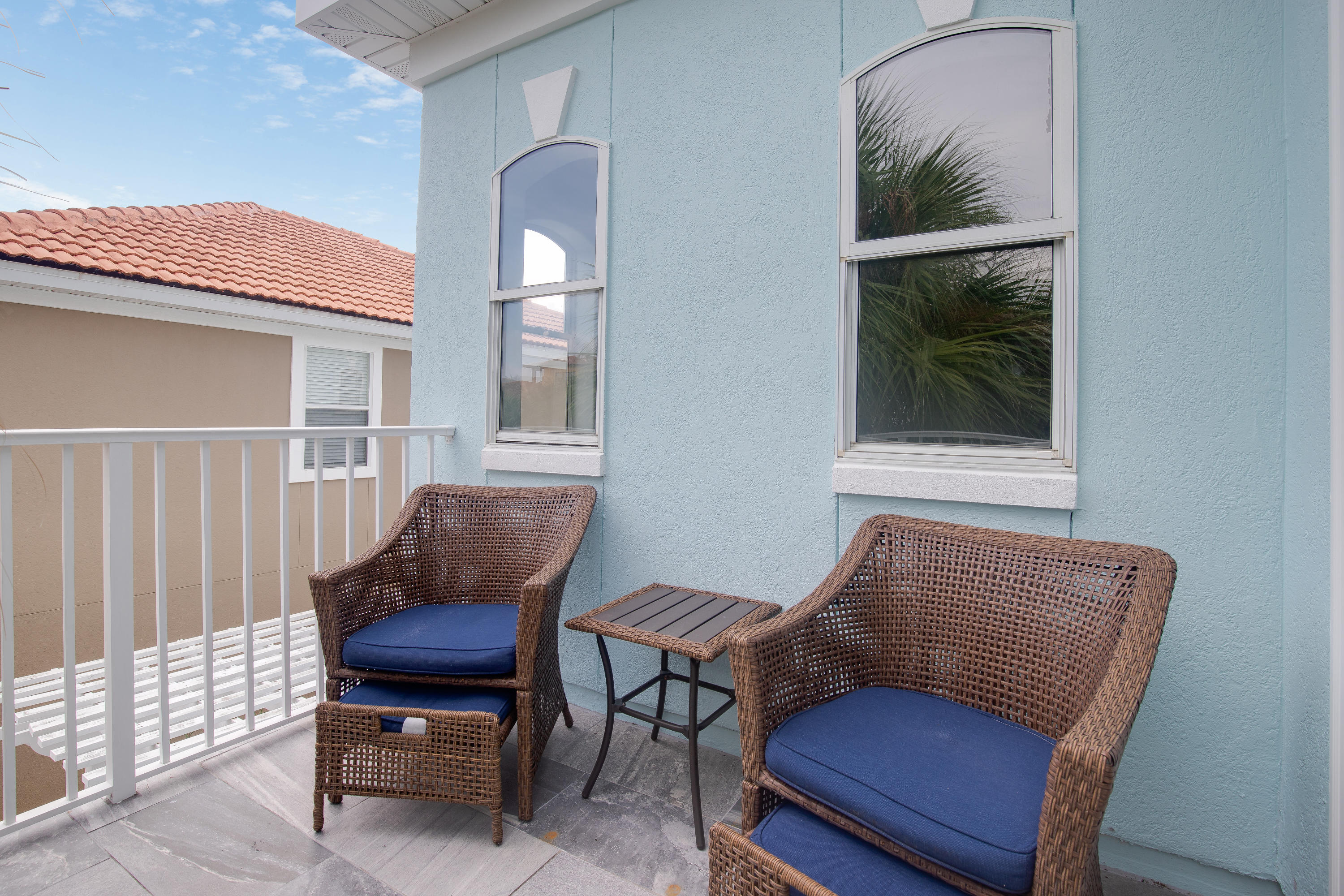 EMERALD WATERS - Residential