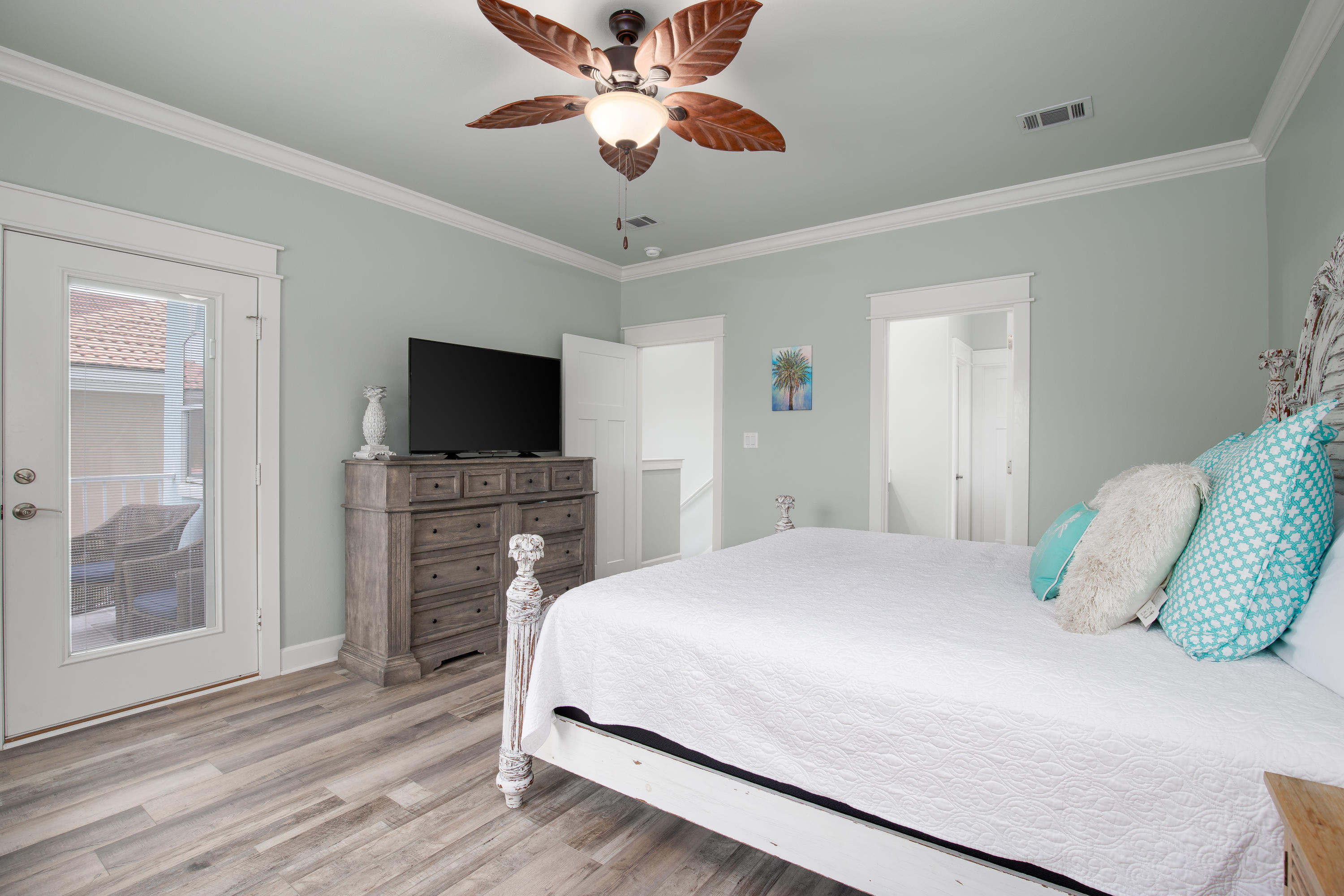 EMERALD WATERS - Residential