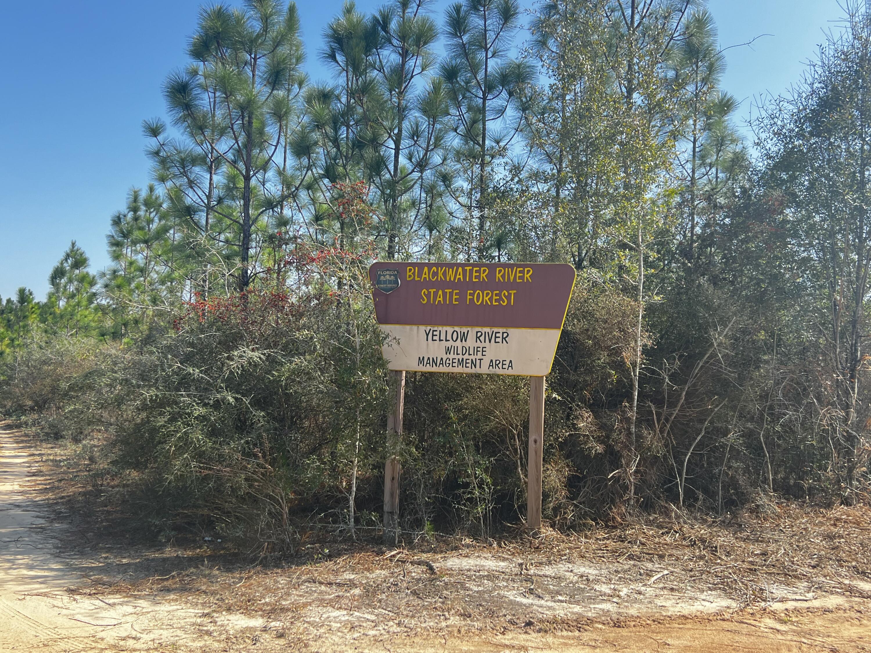 DEER LAKE ESTATES - Land