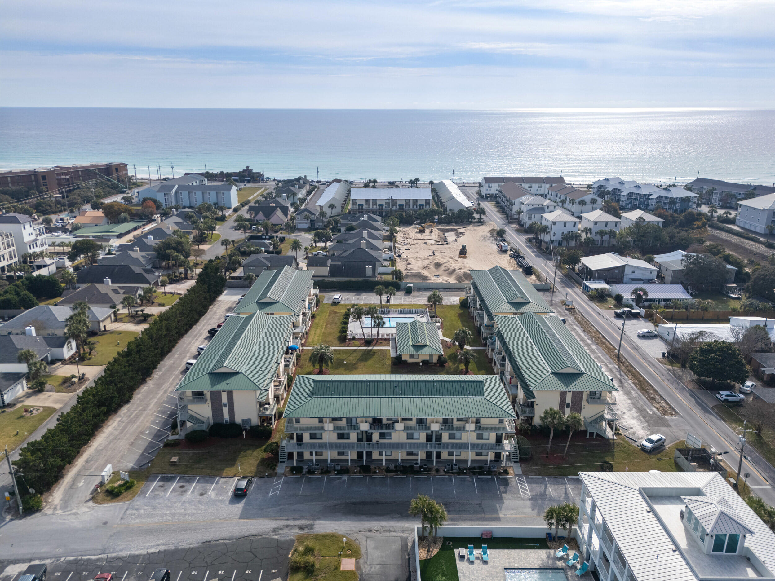 SANDPRINTS CONDO - Residential