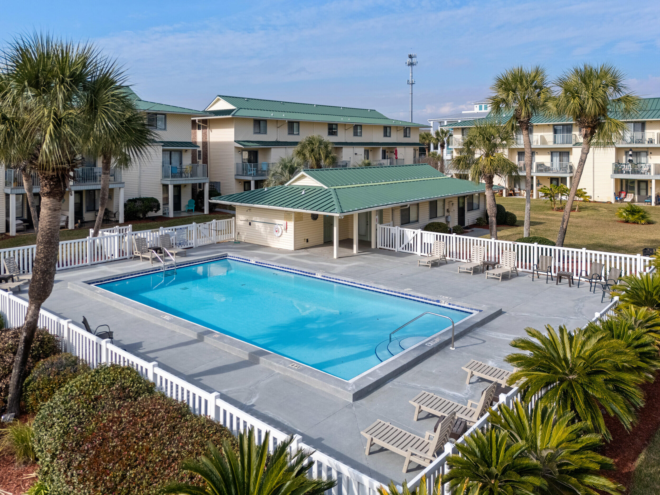 SANDPRINTS CONDO - Residential