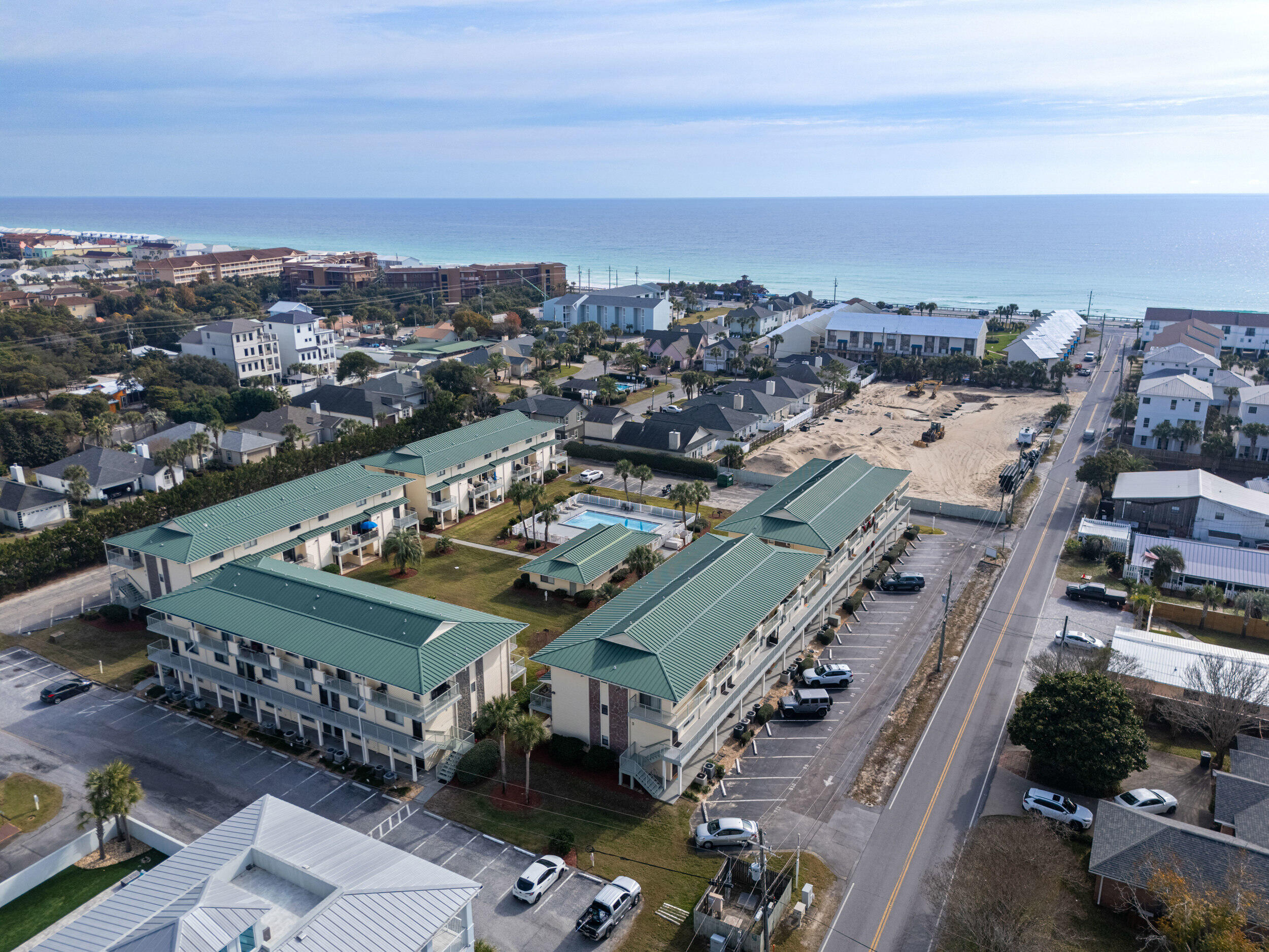 SANDPRINTS CONDO - Residential