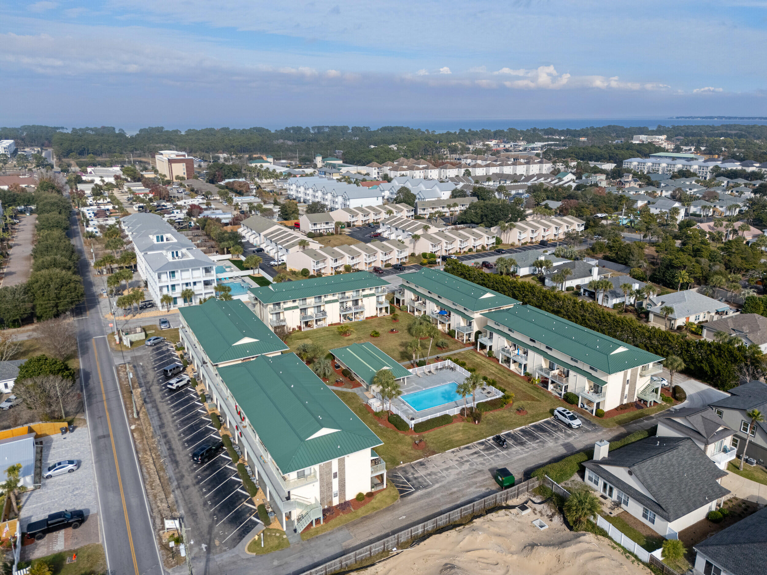 SANDPRINTS CONDO - Residential