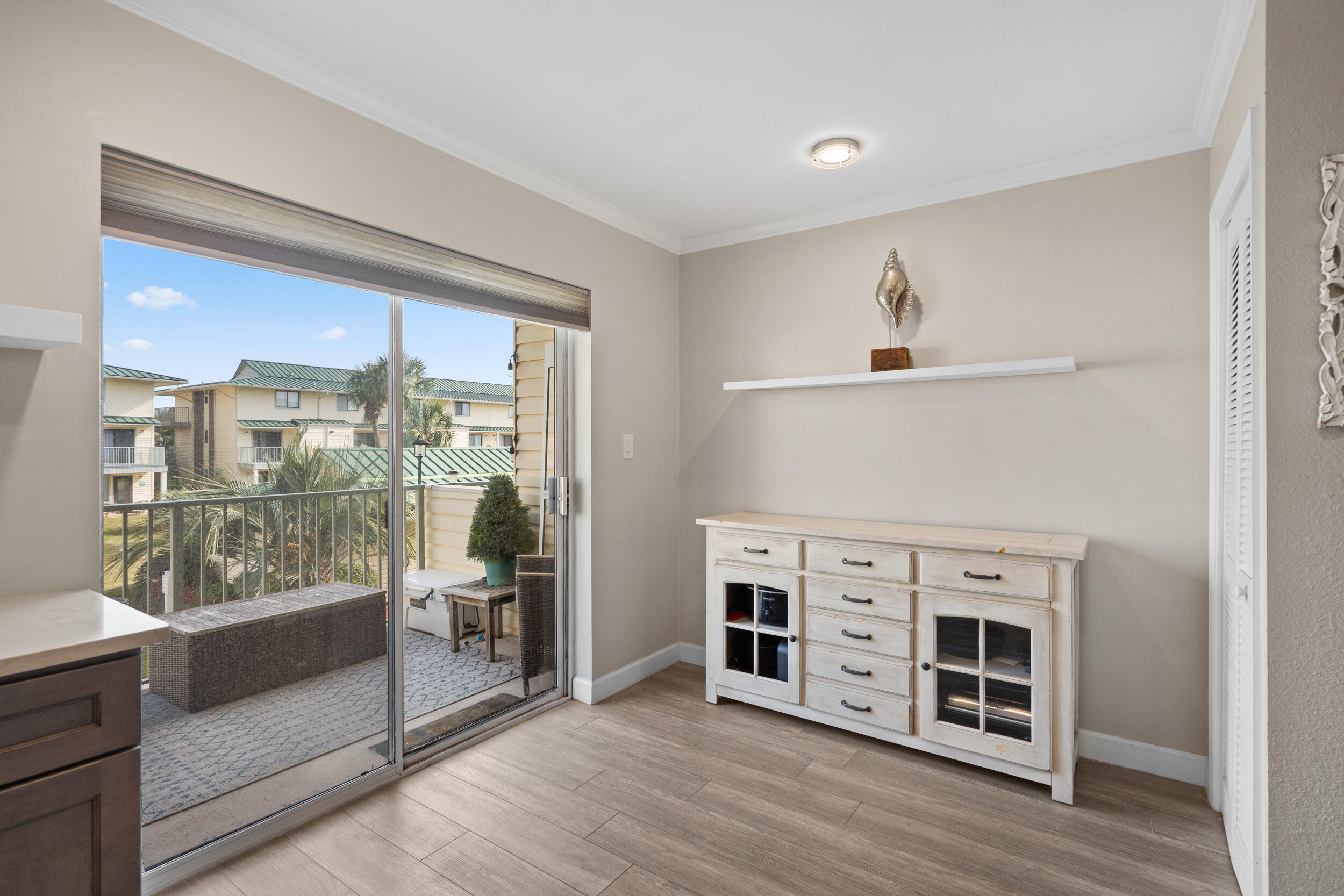 SANDPRINTS CONDO - Residential