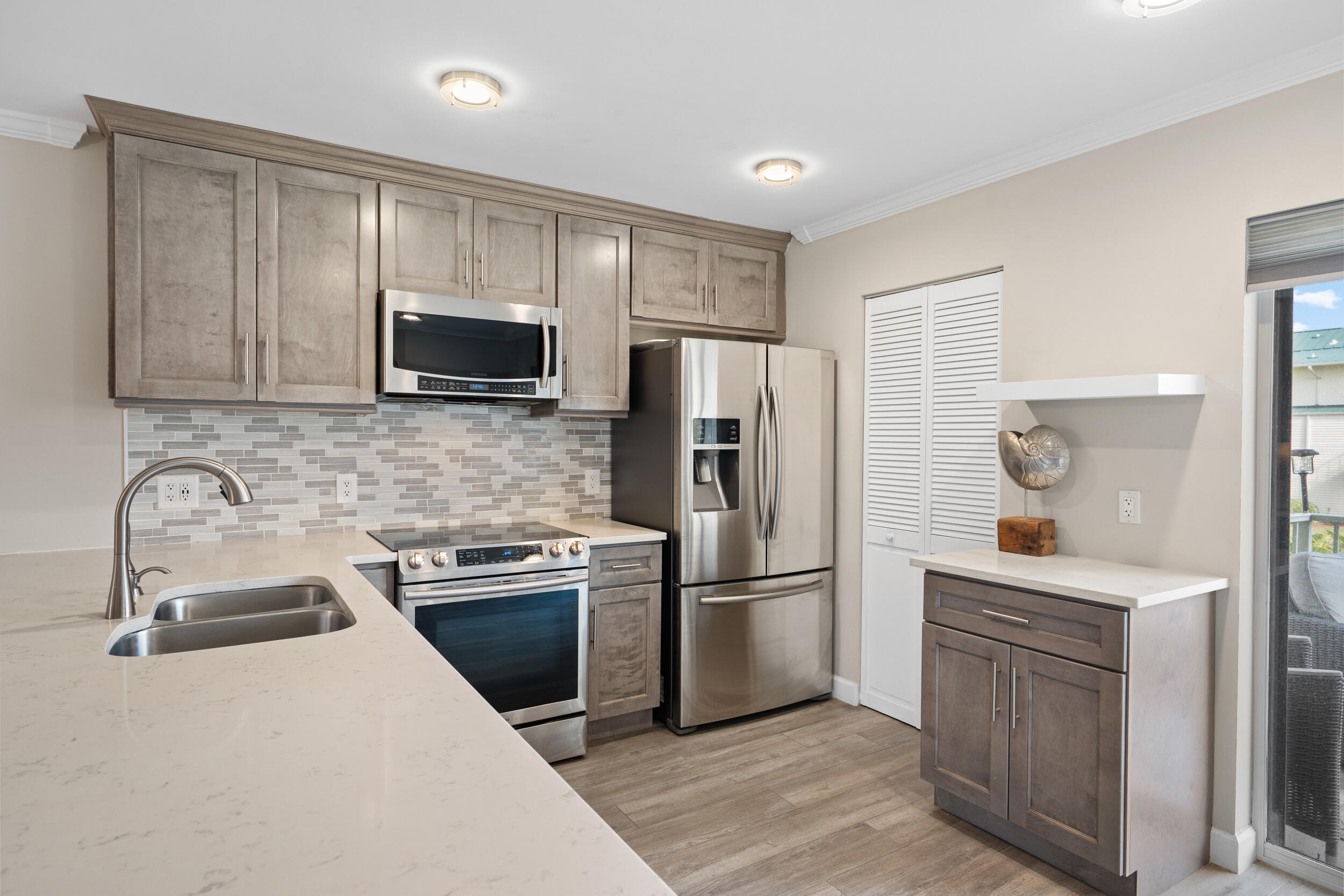 SANDPRINTS CONDO - Residential