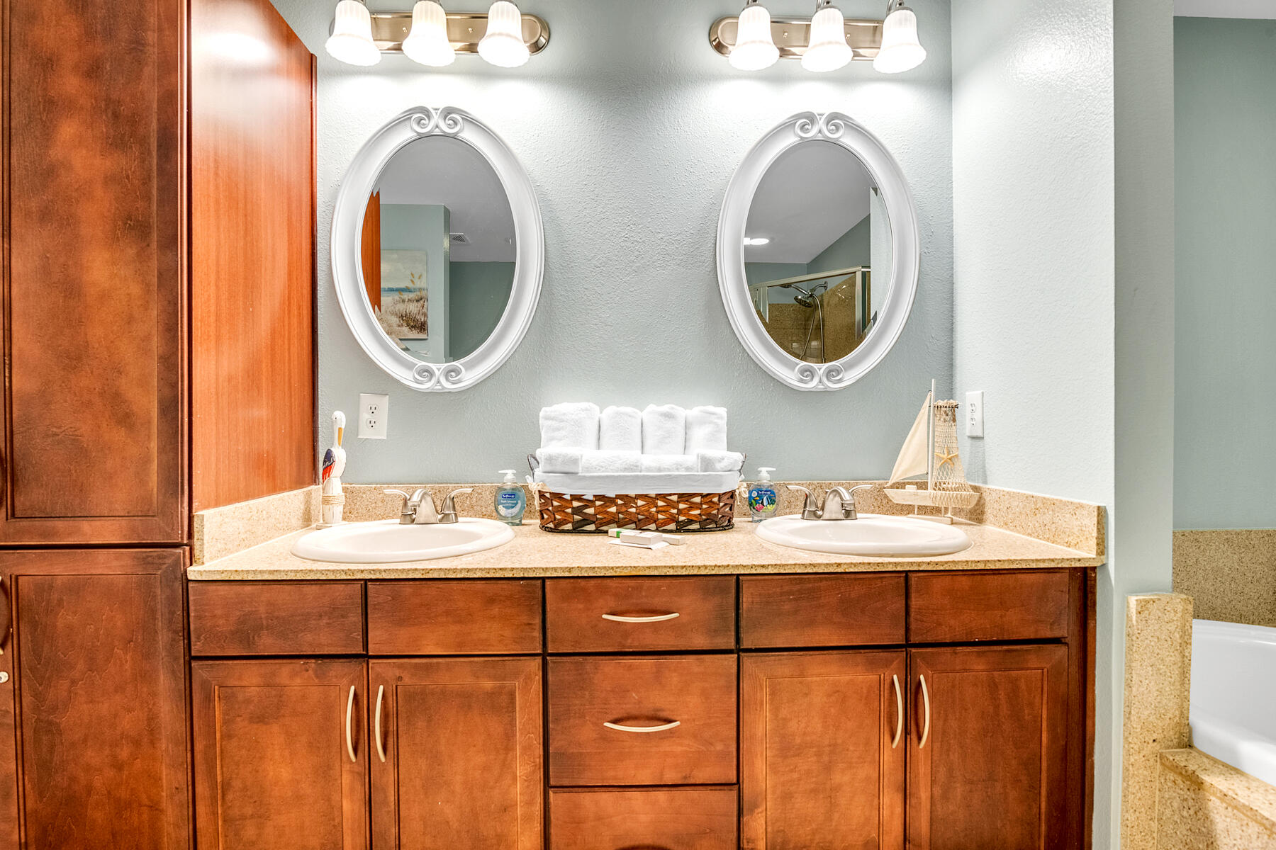 Laketown Wharf - Residential