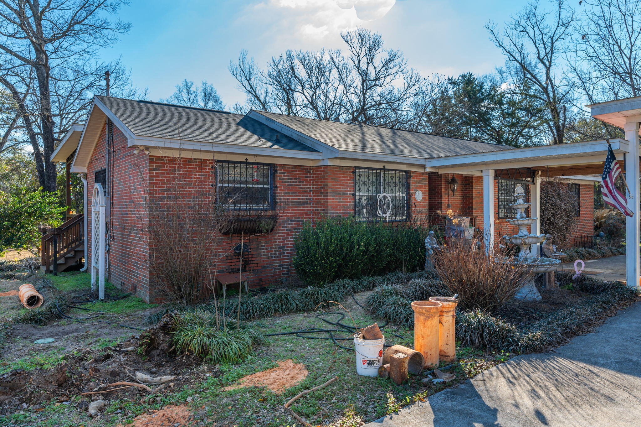 CRESTVIEW SUBURB (231000.00) - Residential