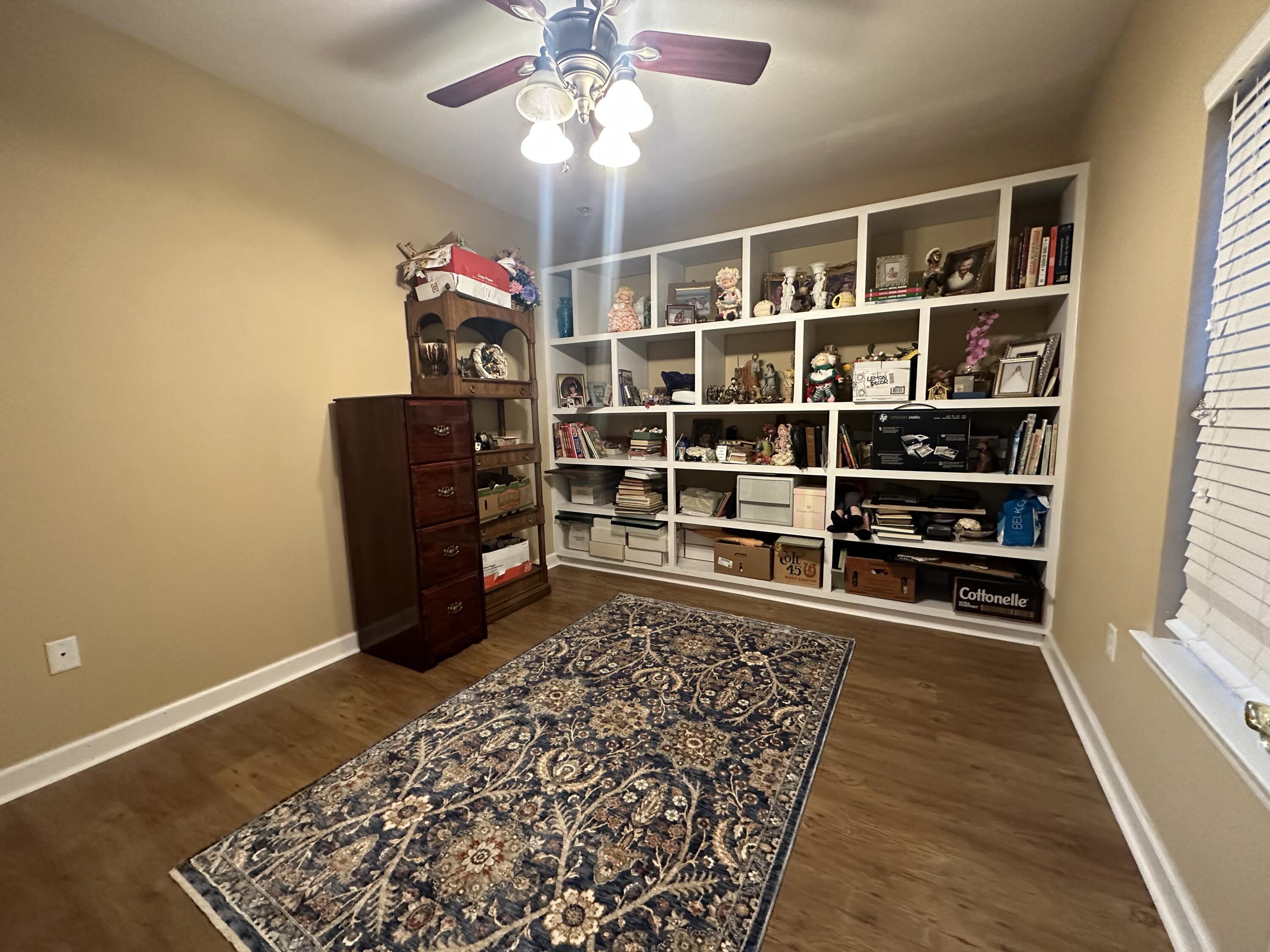 CRESTVIEW SUBURB (231000.00) - Residential