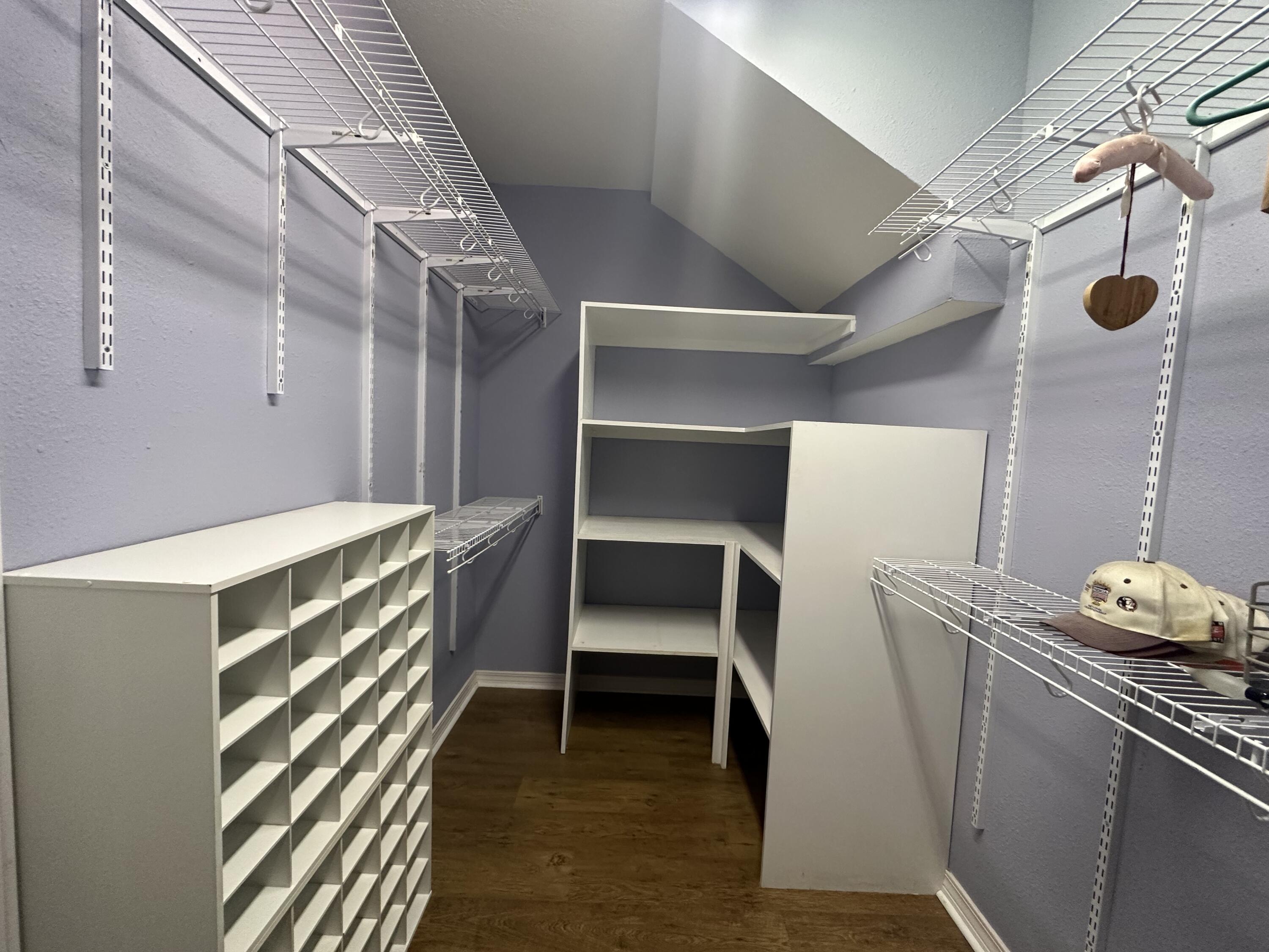 CRESTVIEW SUBURB (231000.00) - Residential