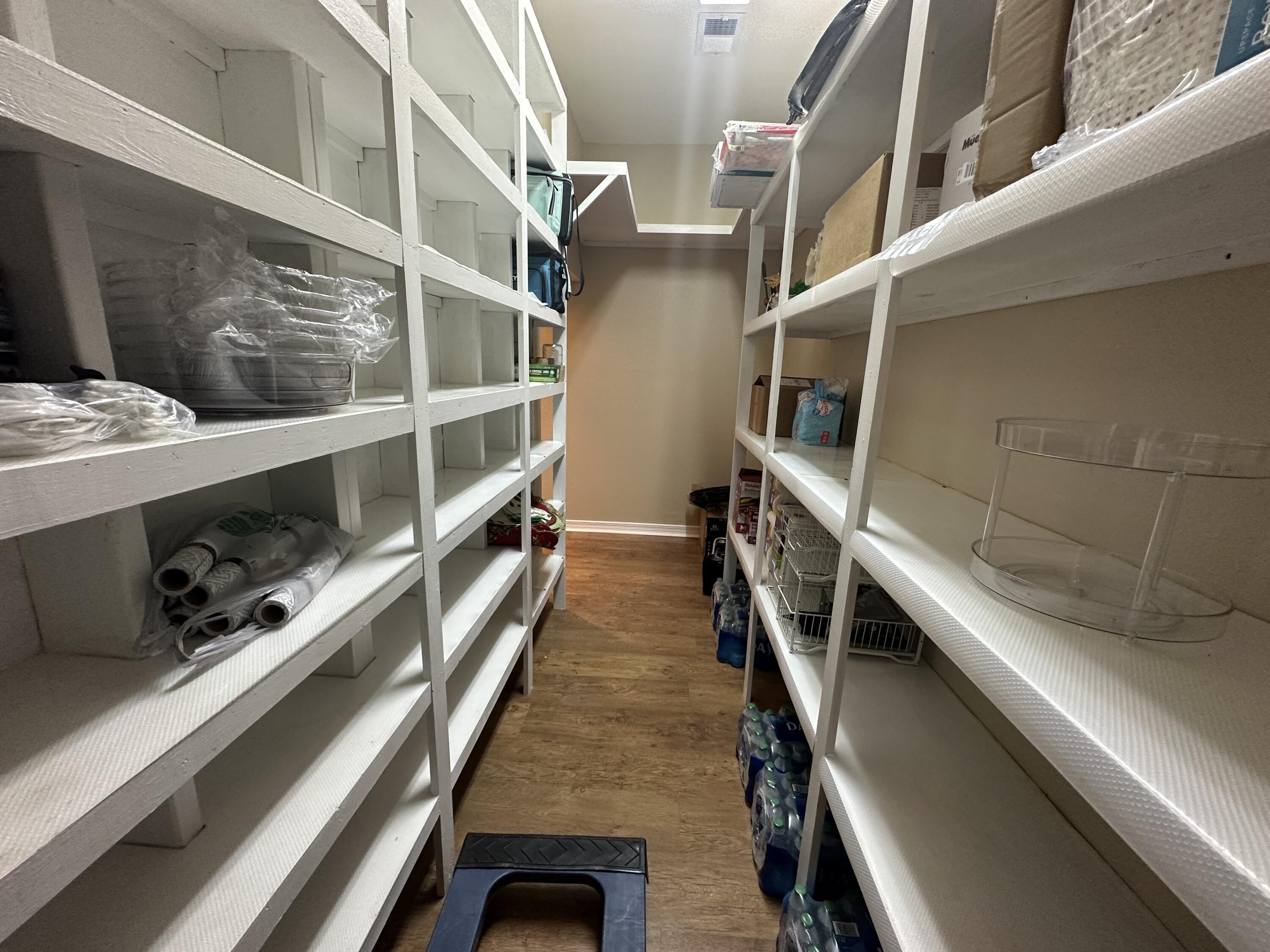 CRESTVIEW SUBURB (231000.00) - Residential