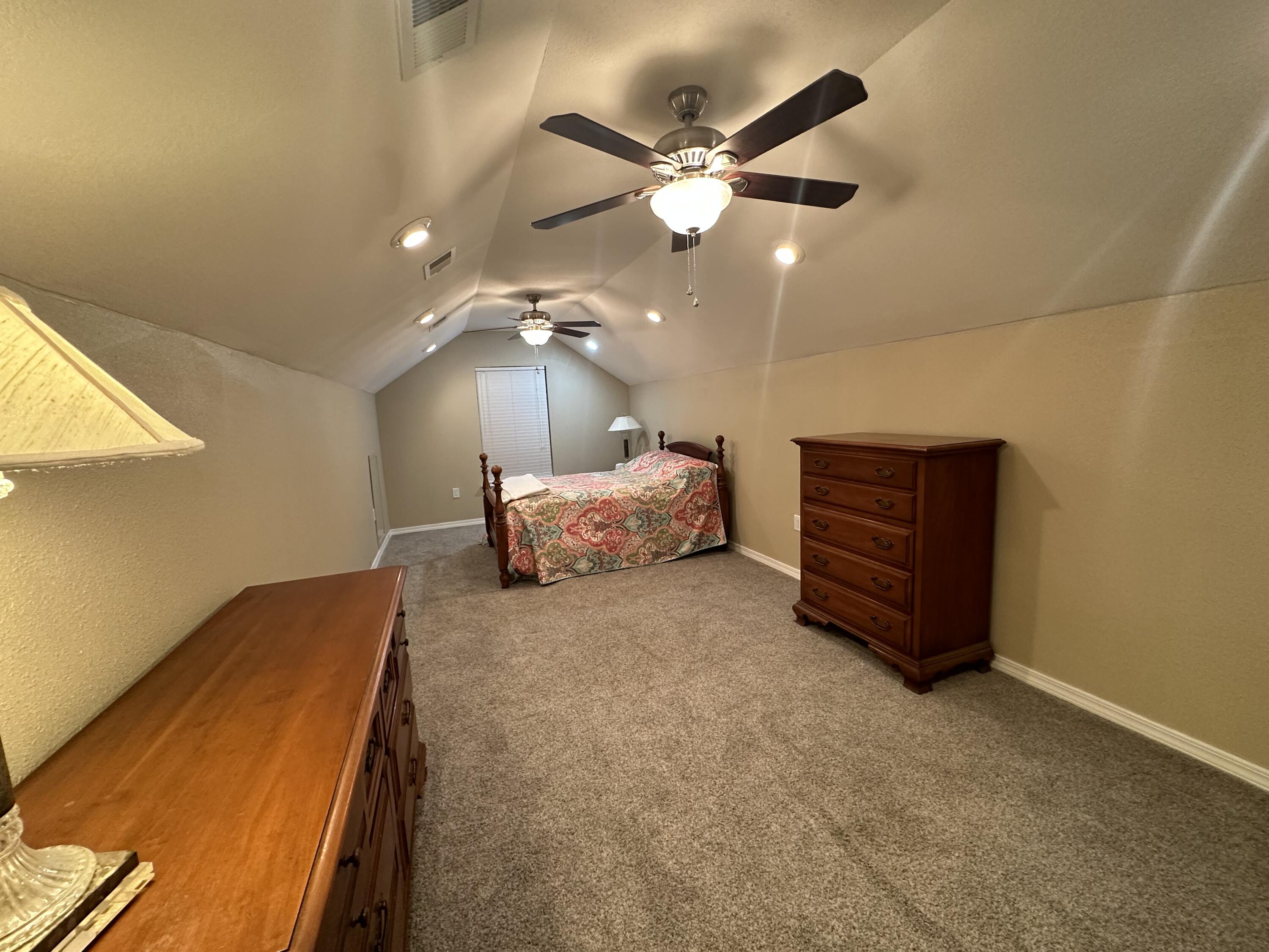 CRESTVIEW SUBURB (231000.00) - Residential