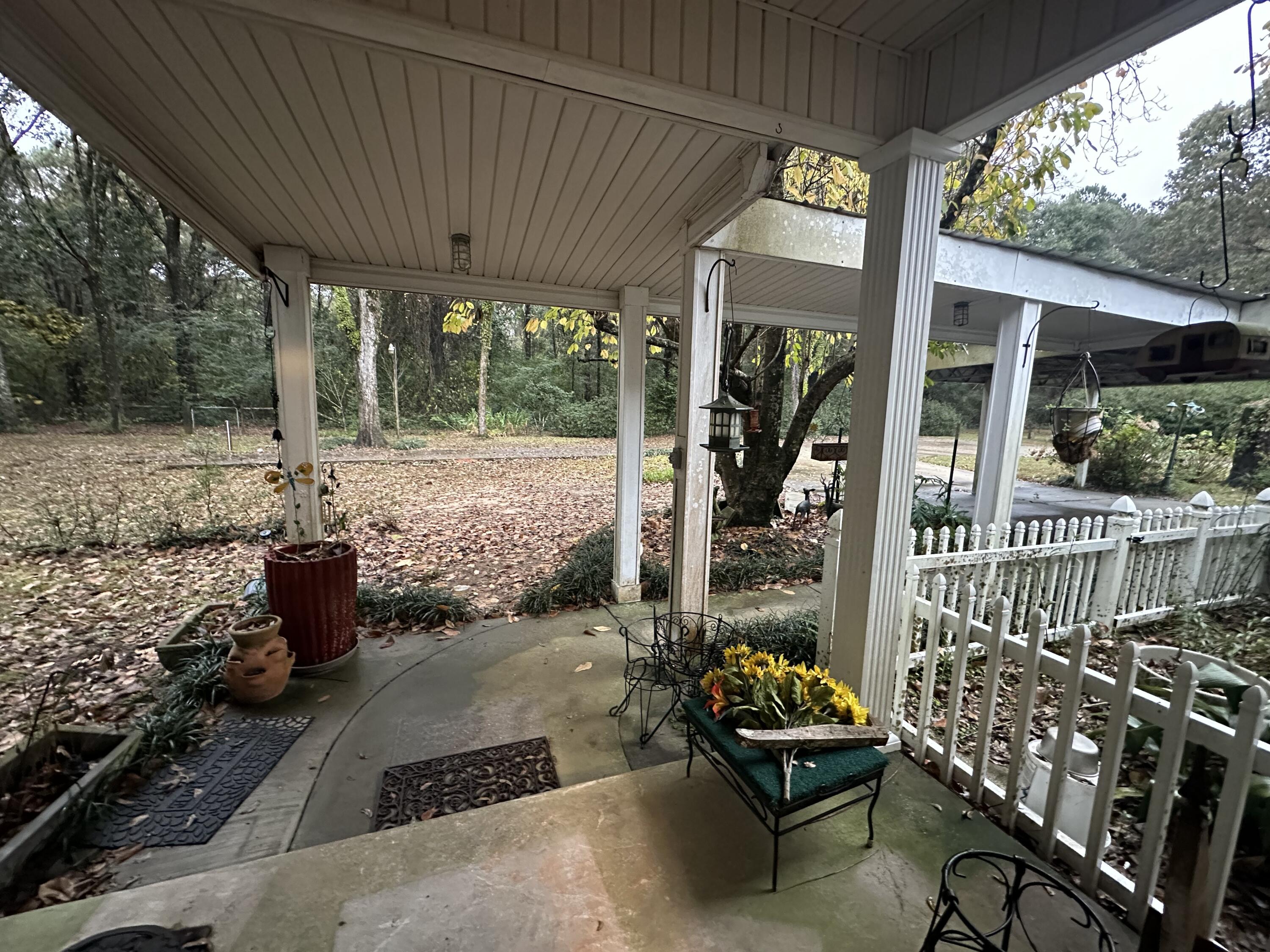 CRESTVIEW SUBURB (231000.00) - Residential