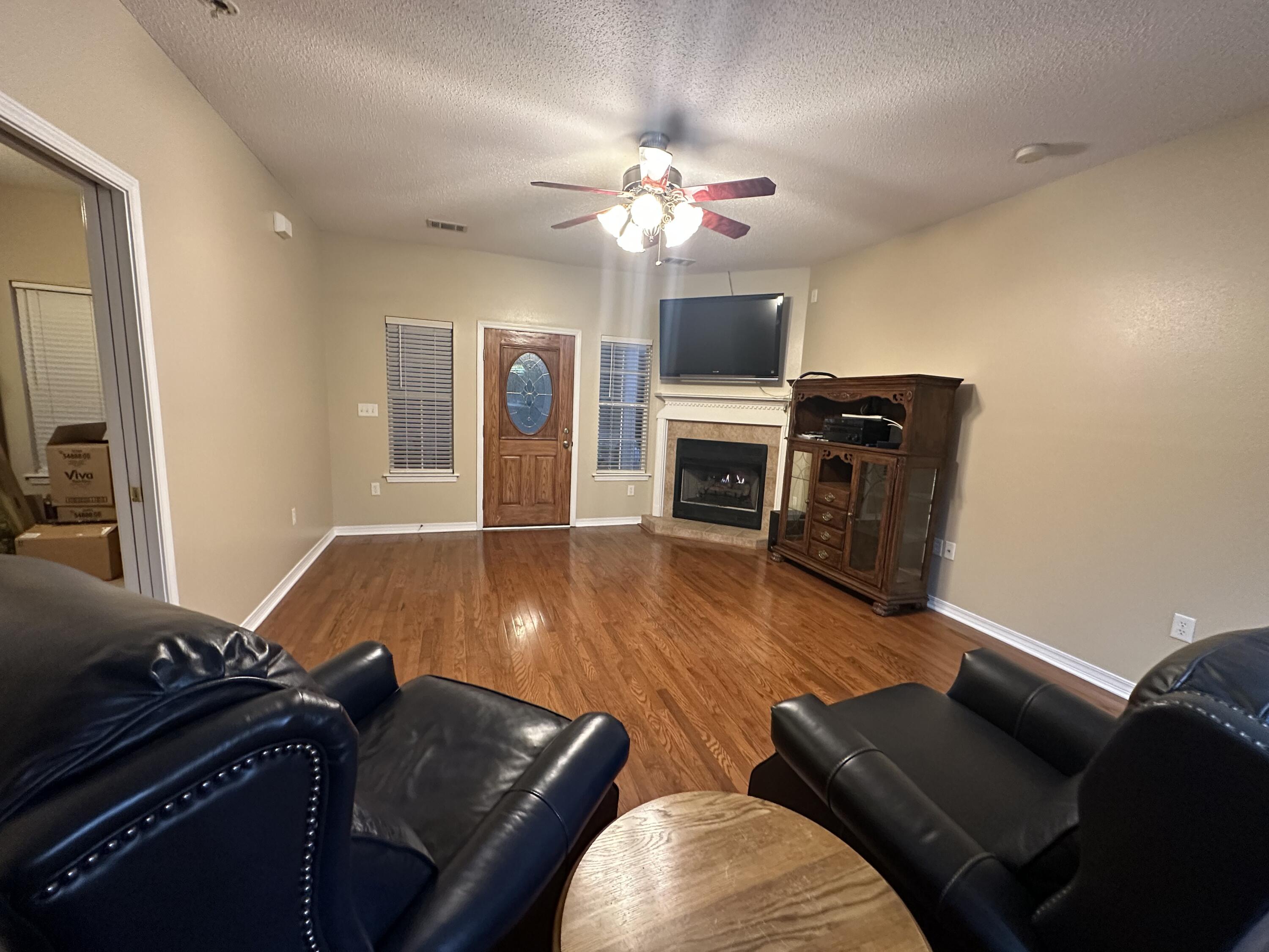 CRESTVIEW SUBURB (231000.00) - Residential