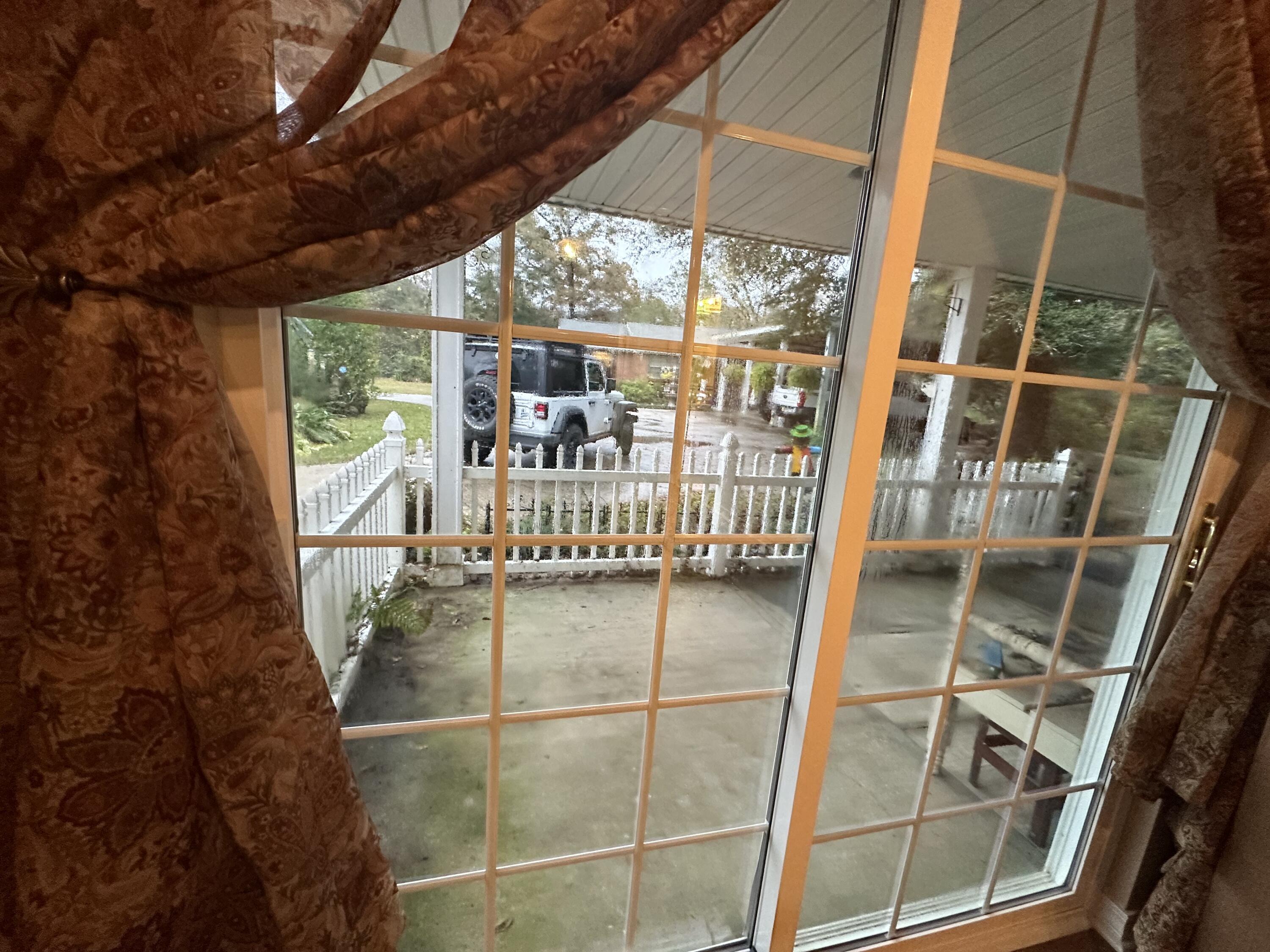 CRESTVIEW SUBURB (231000.00) - Residential