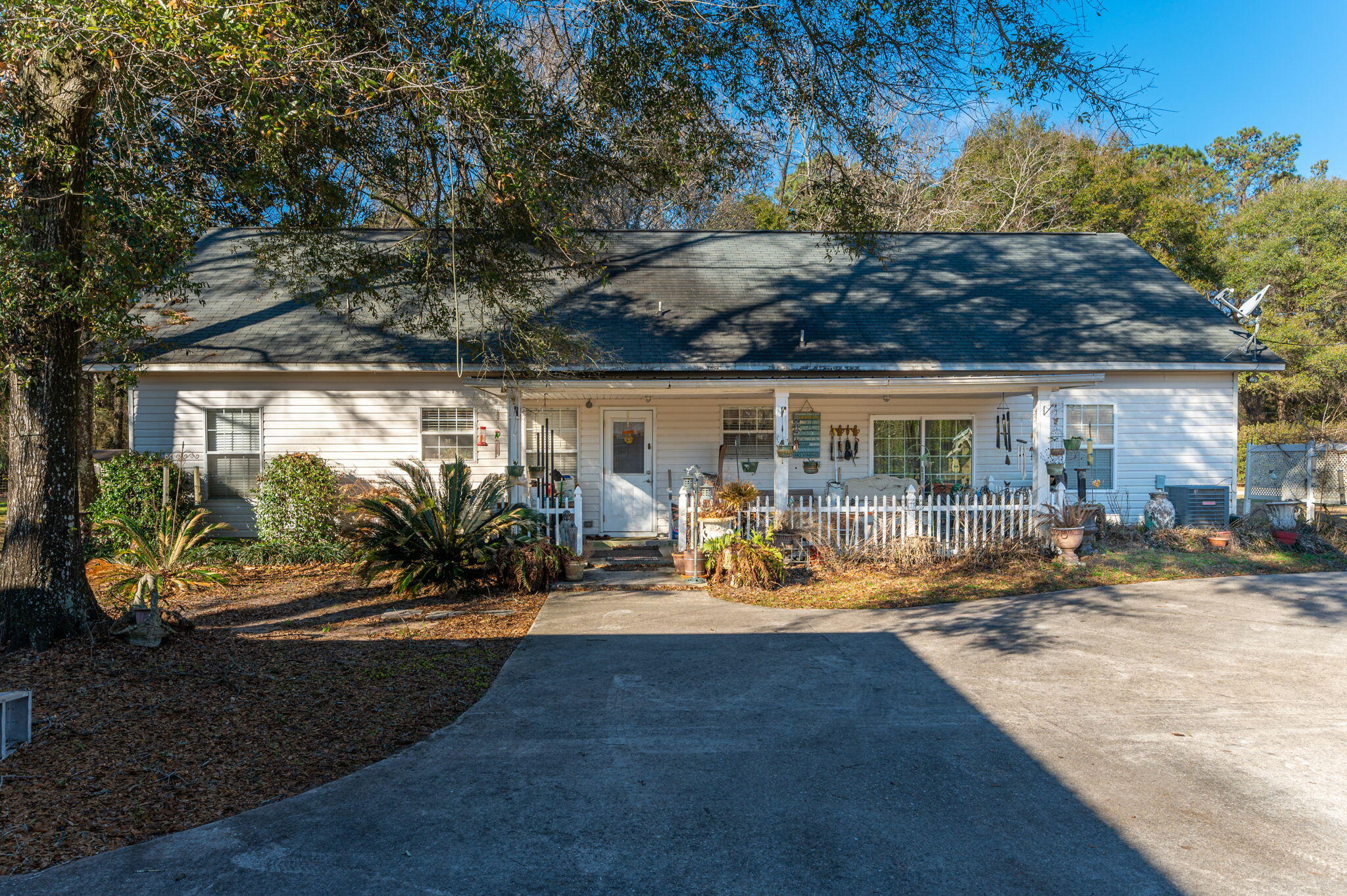 CRESTVIEW SUBURB (231000.00) - Residential