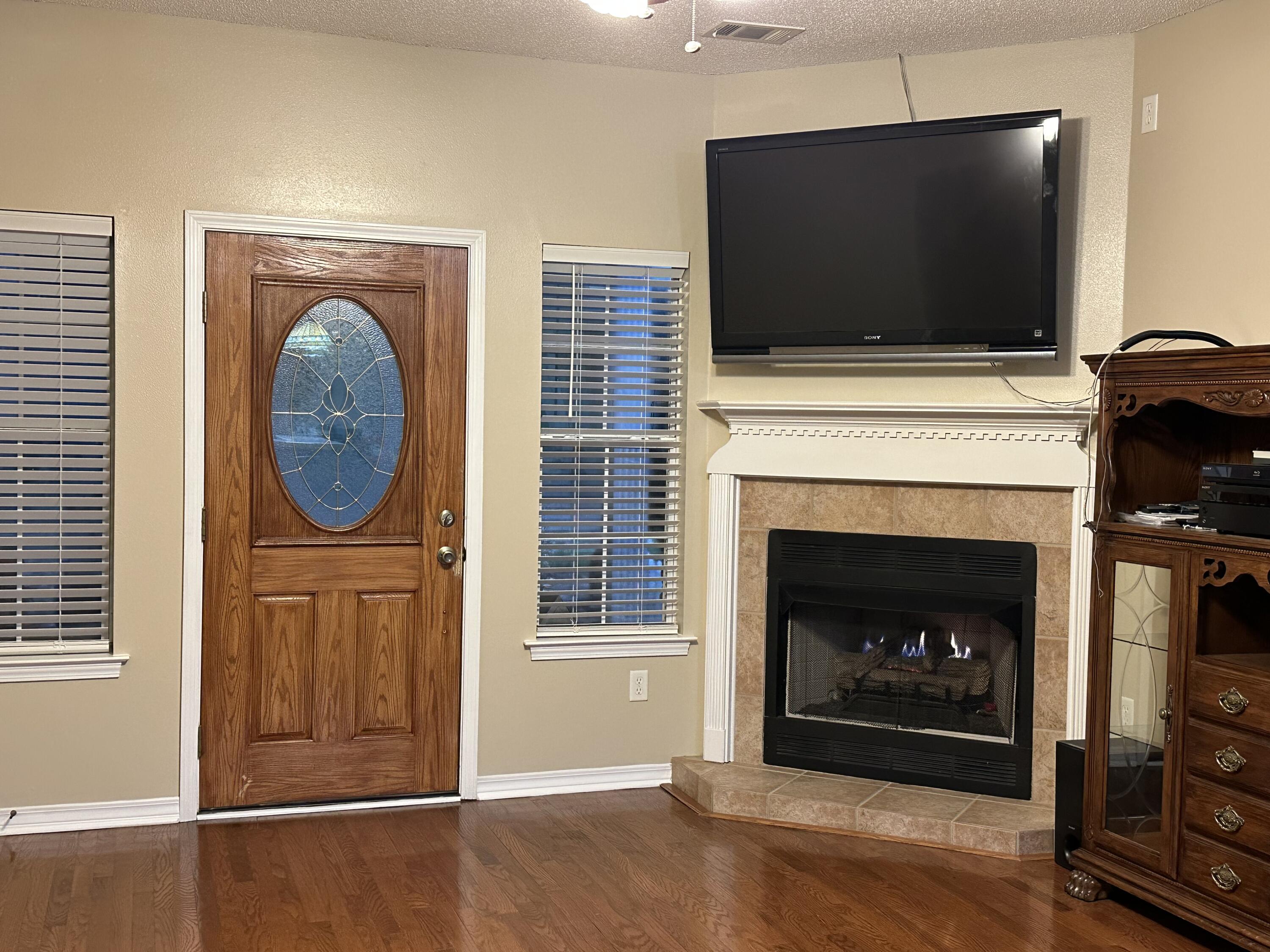 CRESTVIEW SUBURB (231000.00) - Residential