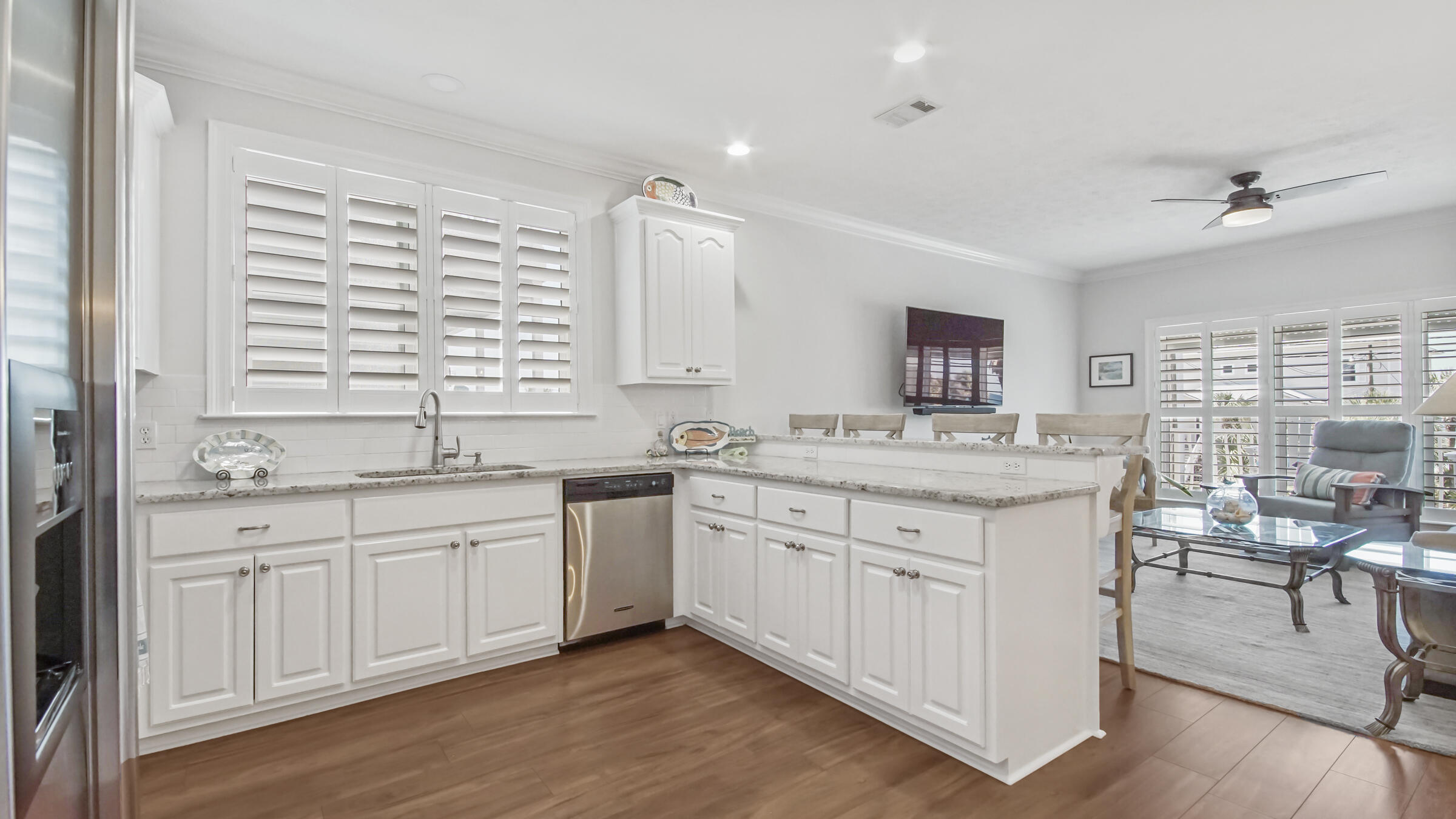 LAGUNA BEACH ESTATES 2ND ADDN - Residential