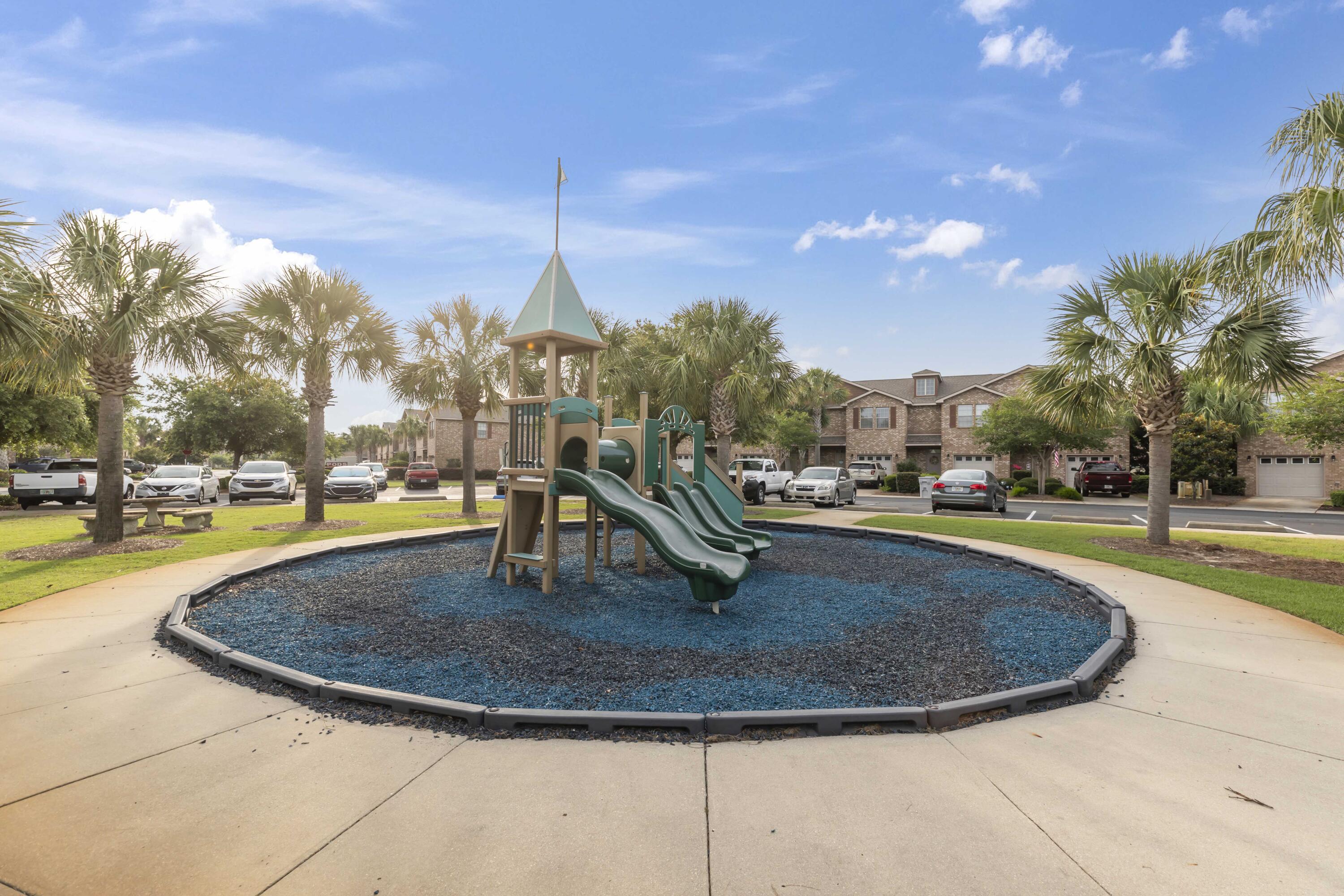 RESERVE POINTE - Residential