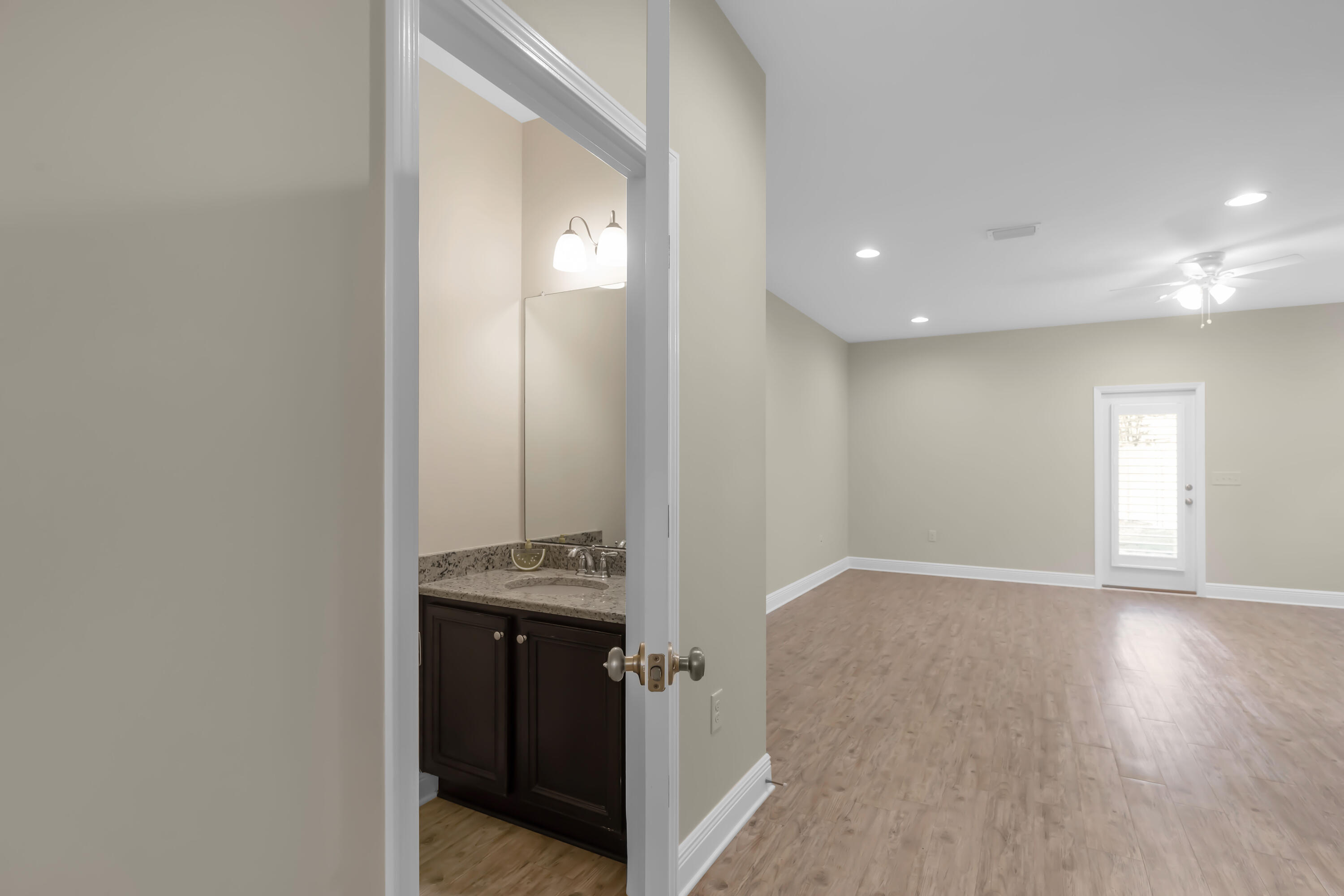 RESERVE POINTE - Residential