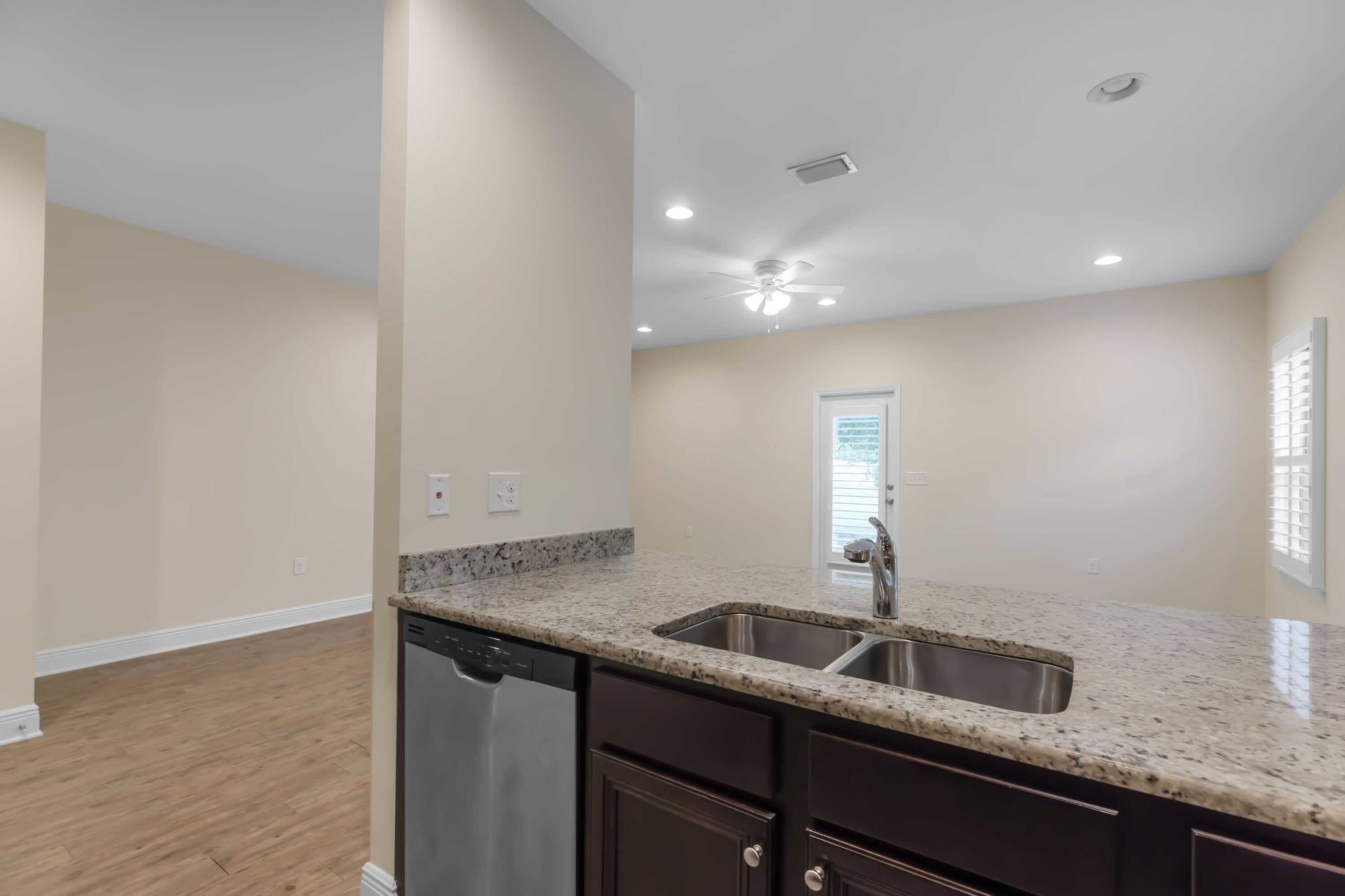 RESERVE POINTE - Residential