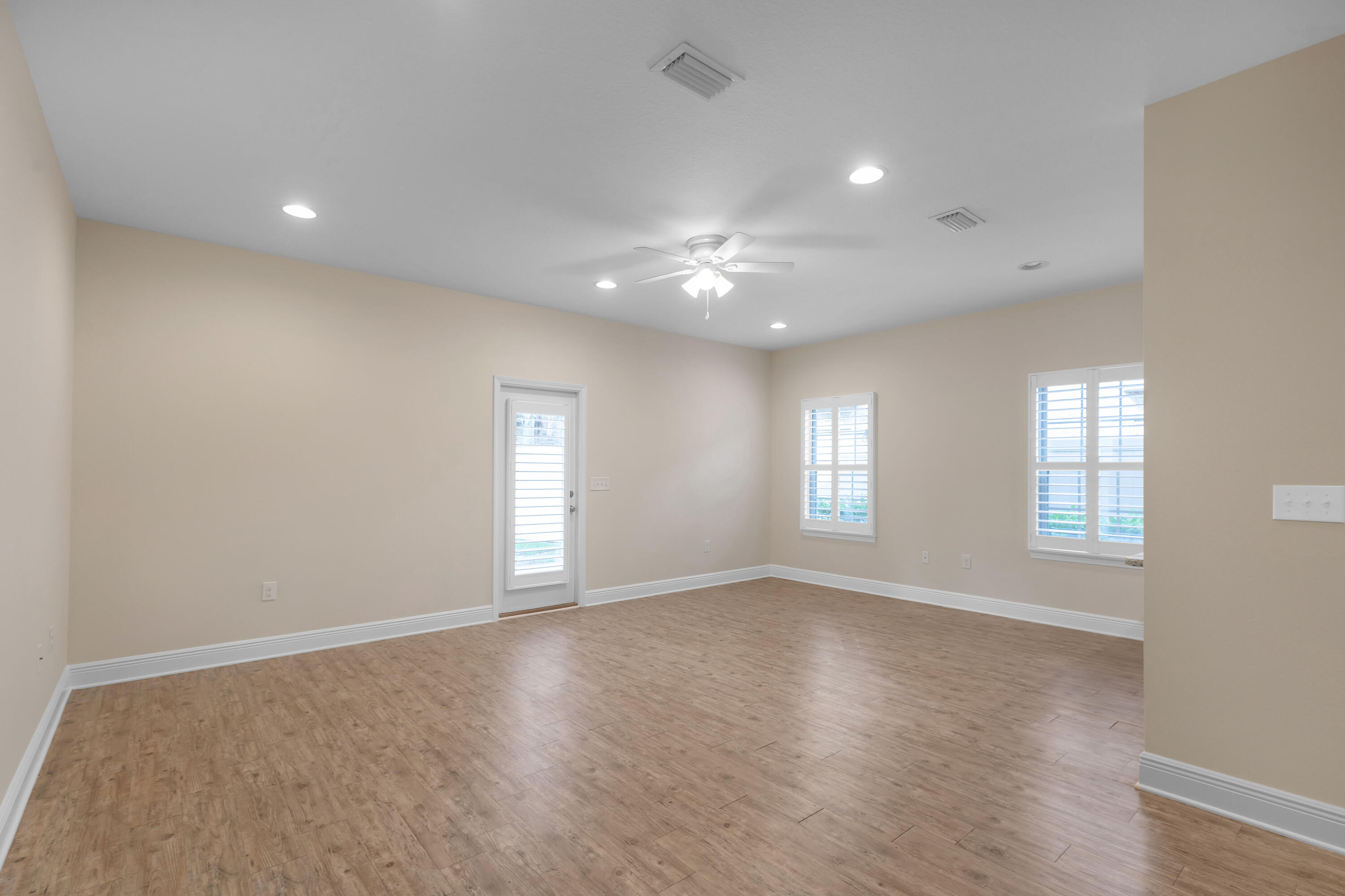 RESERVE POINTE - Residential