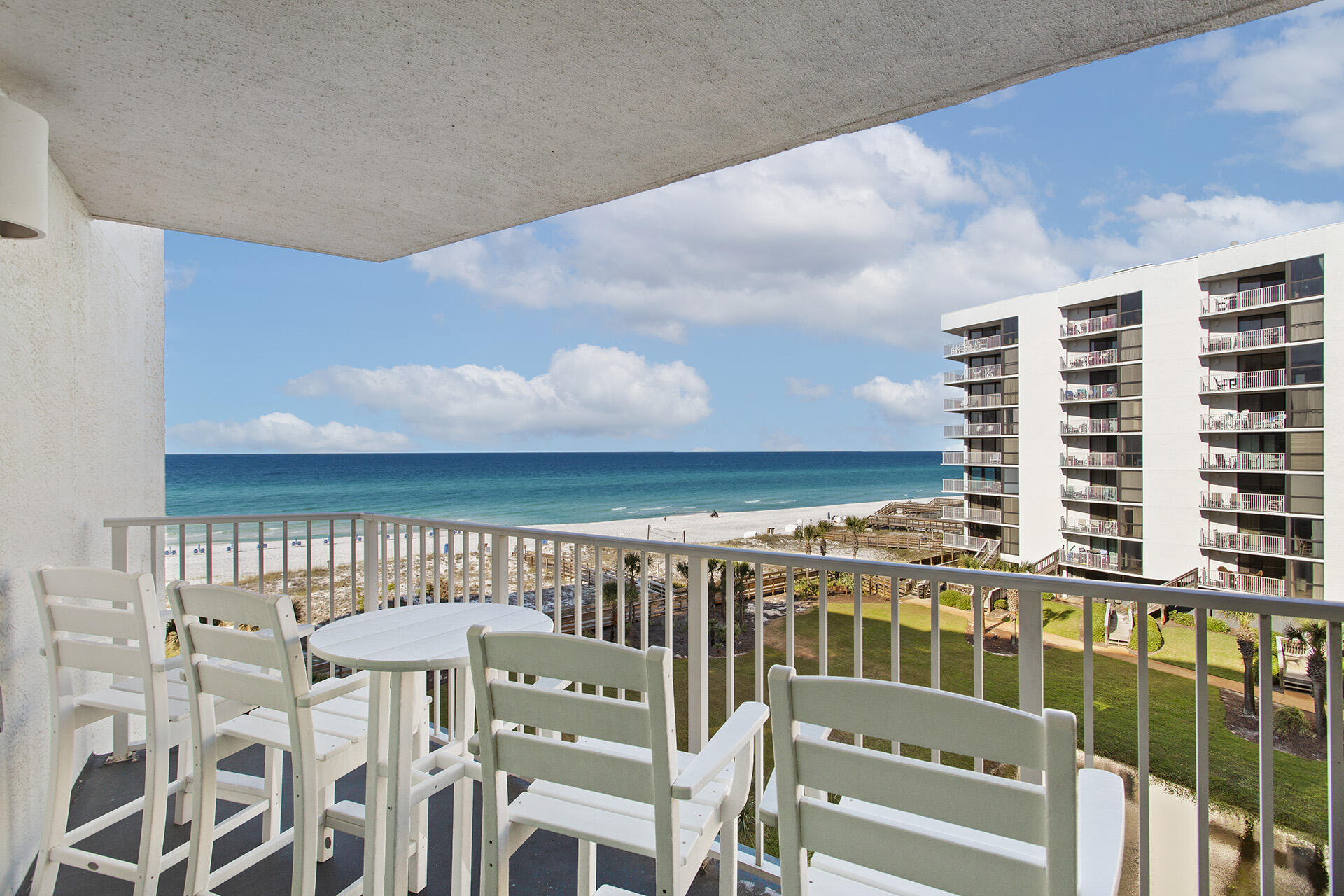 MAINSAIL CONDO PH 1 - Residential