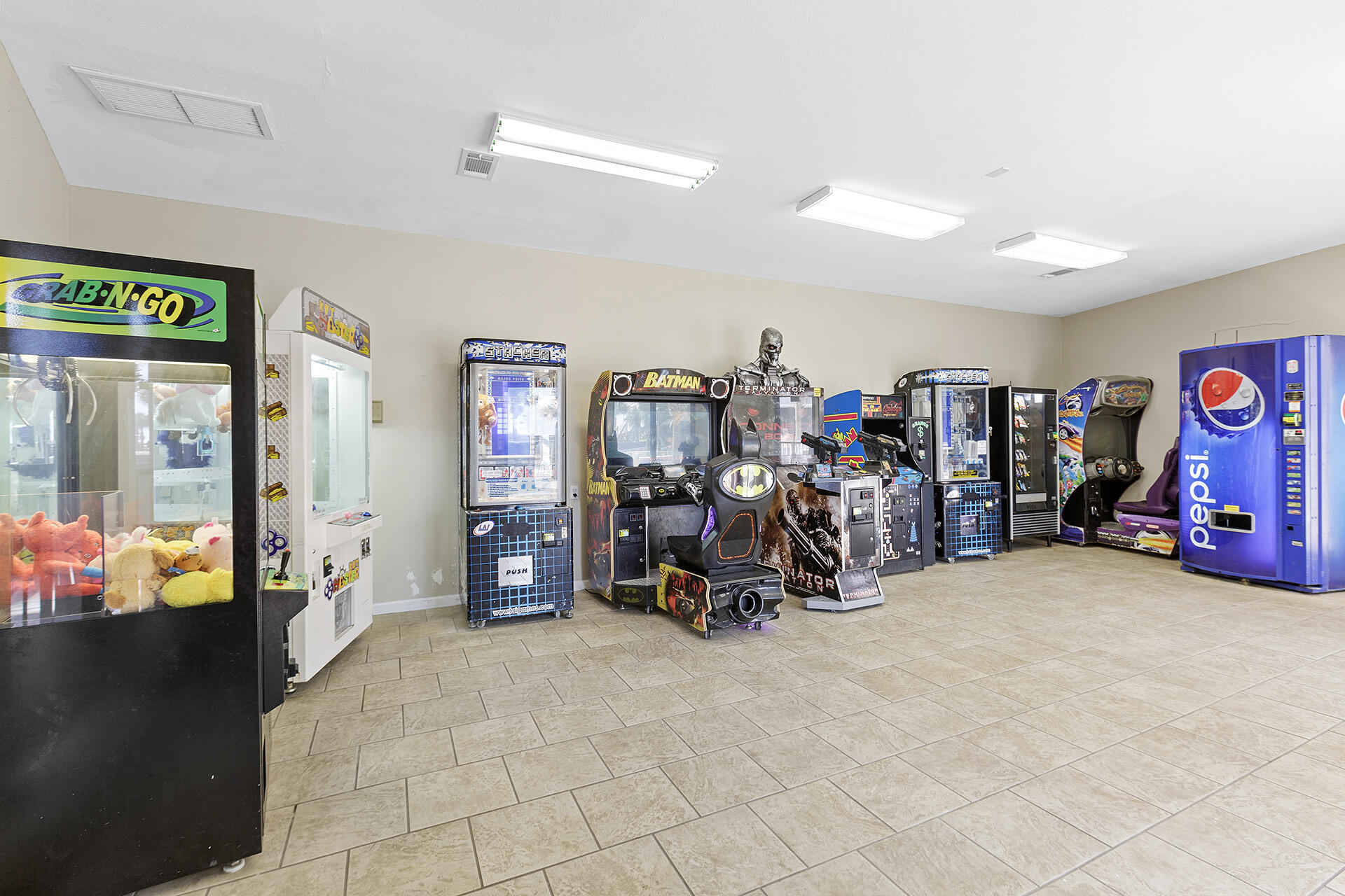 MAINSAIL CONDO PH 1 - Residential